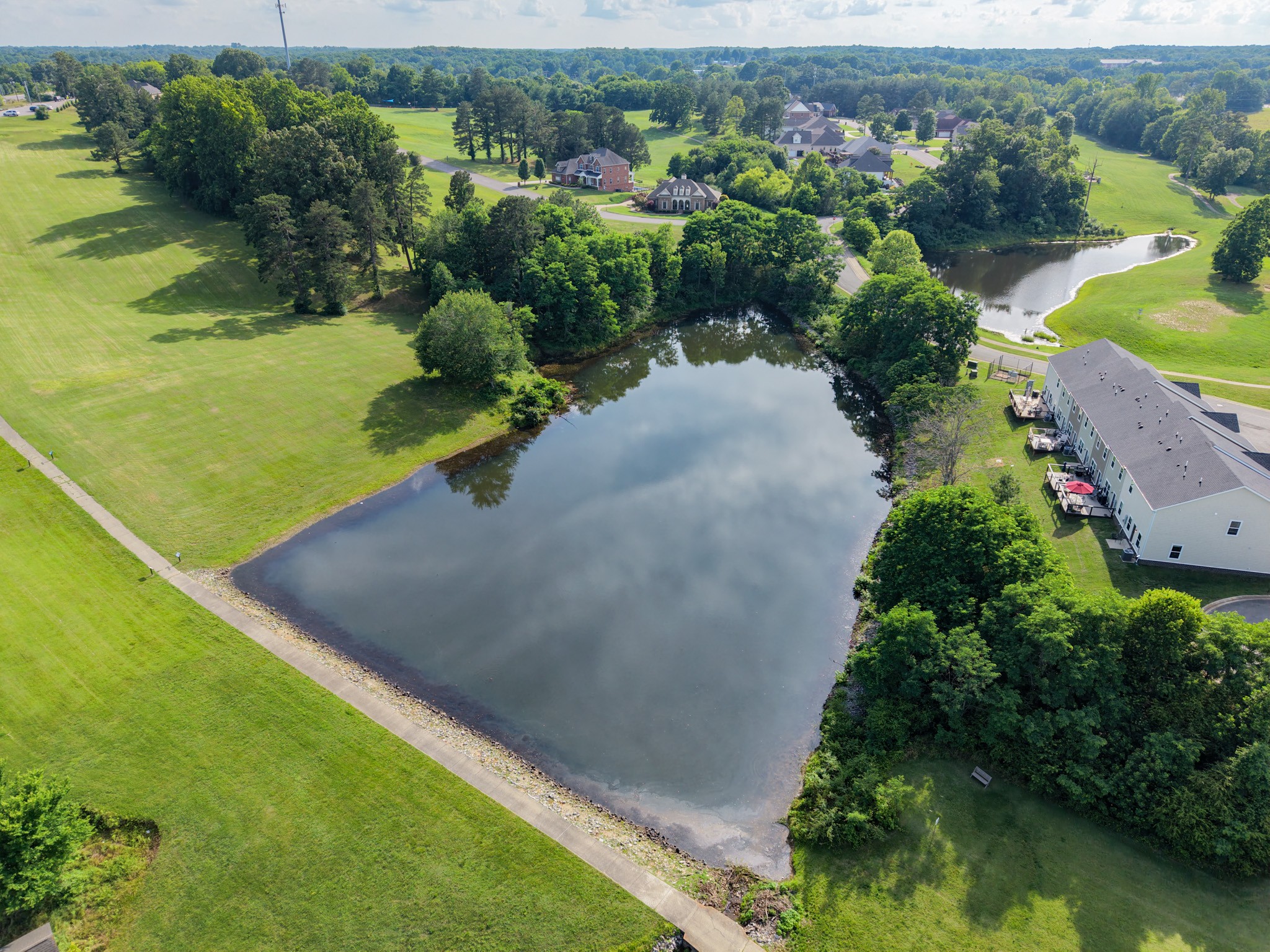 511 Country Club Dr, Dickson, TN 37055