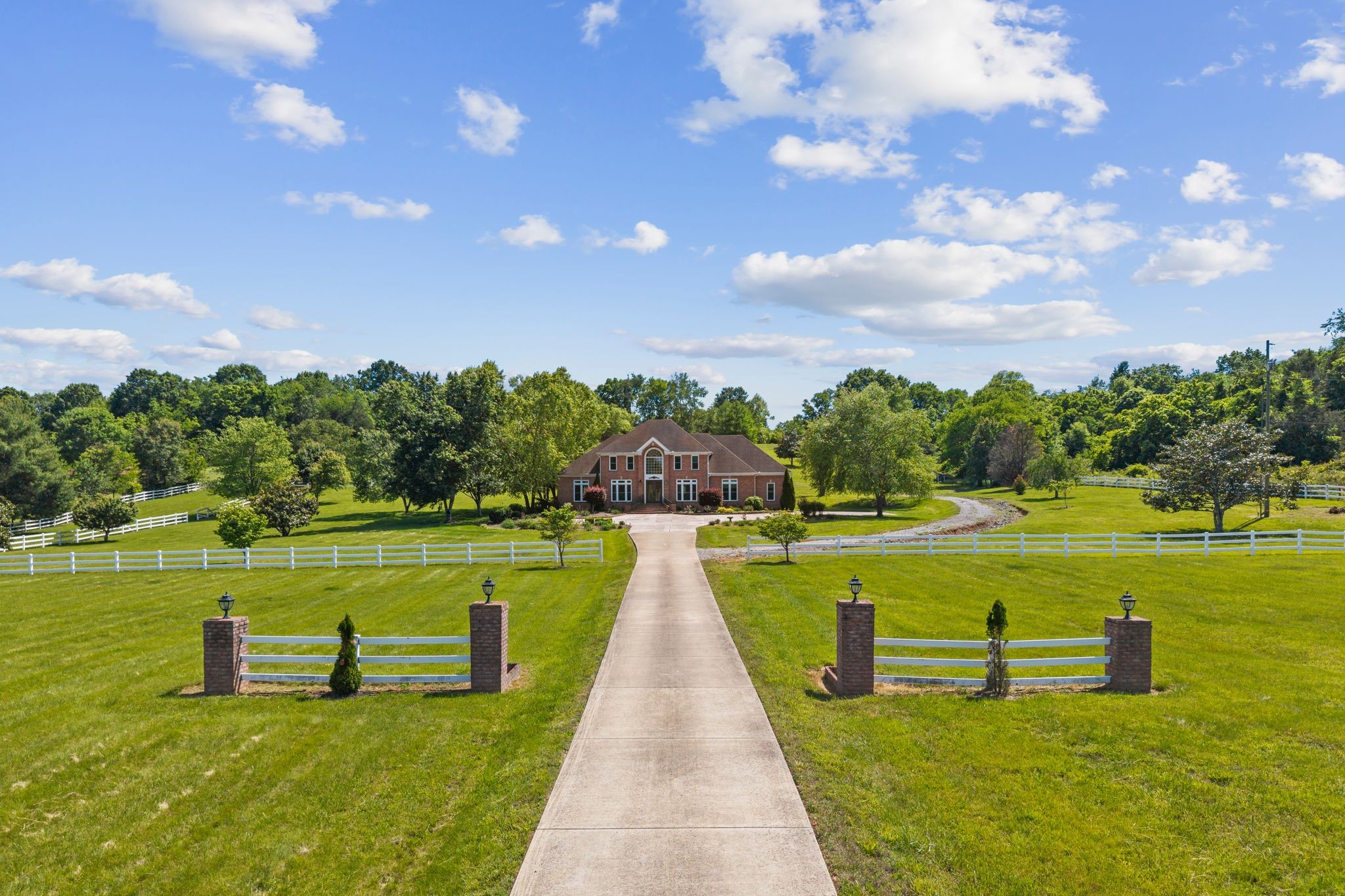 1834 Baker Rd, Goodlettsville, TN 37072