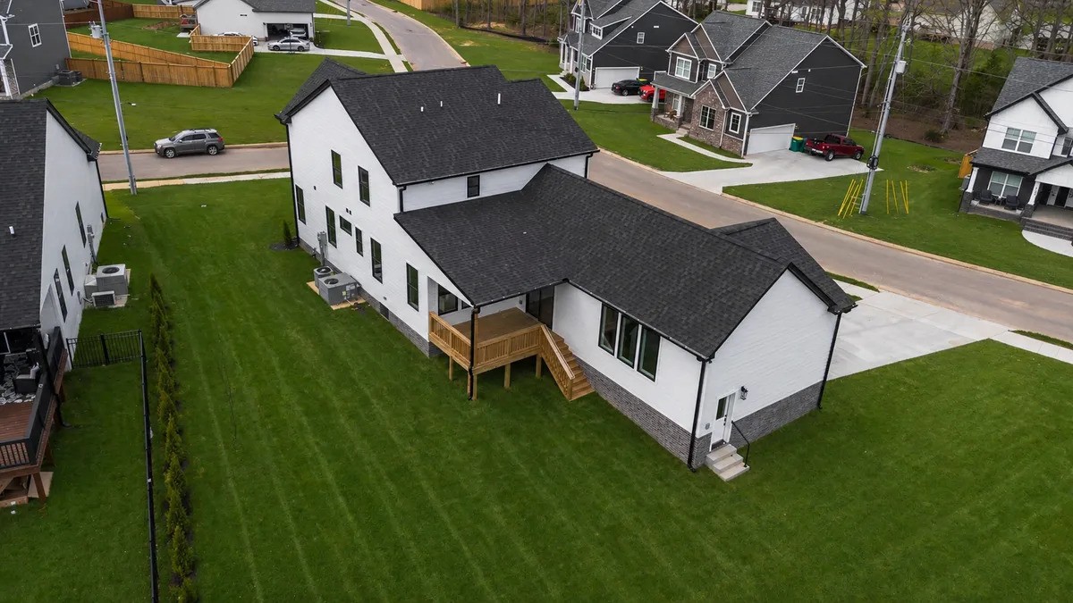 204 Trefethen Dr, White House, TN 37188