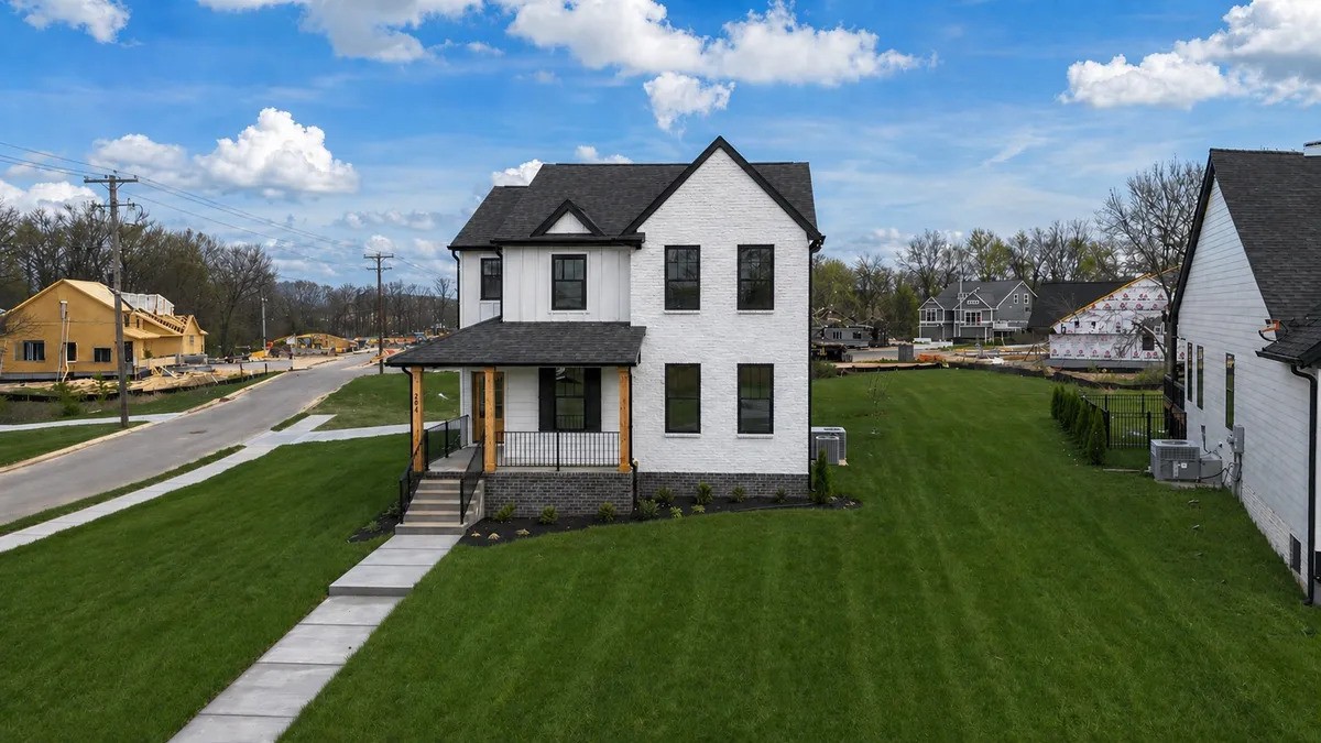 204 Trefethen Dr, White House, TN 37188