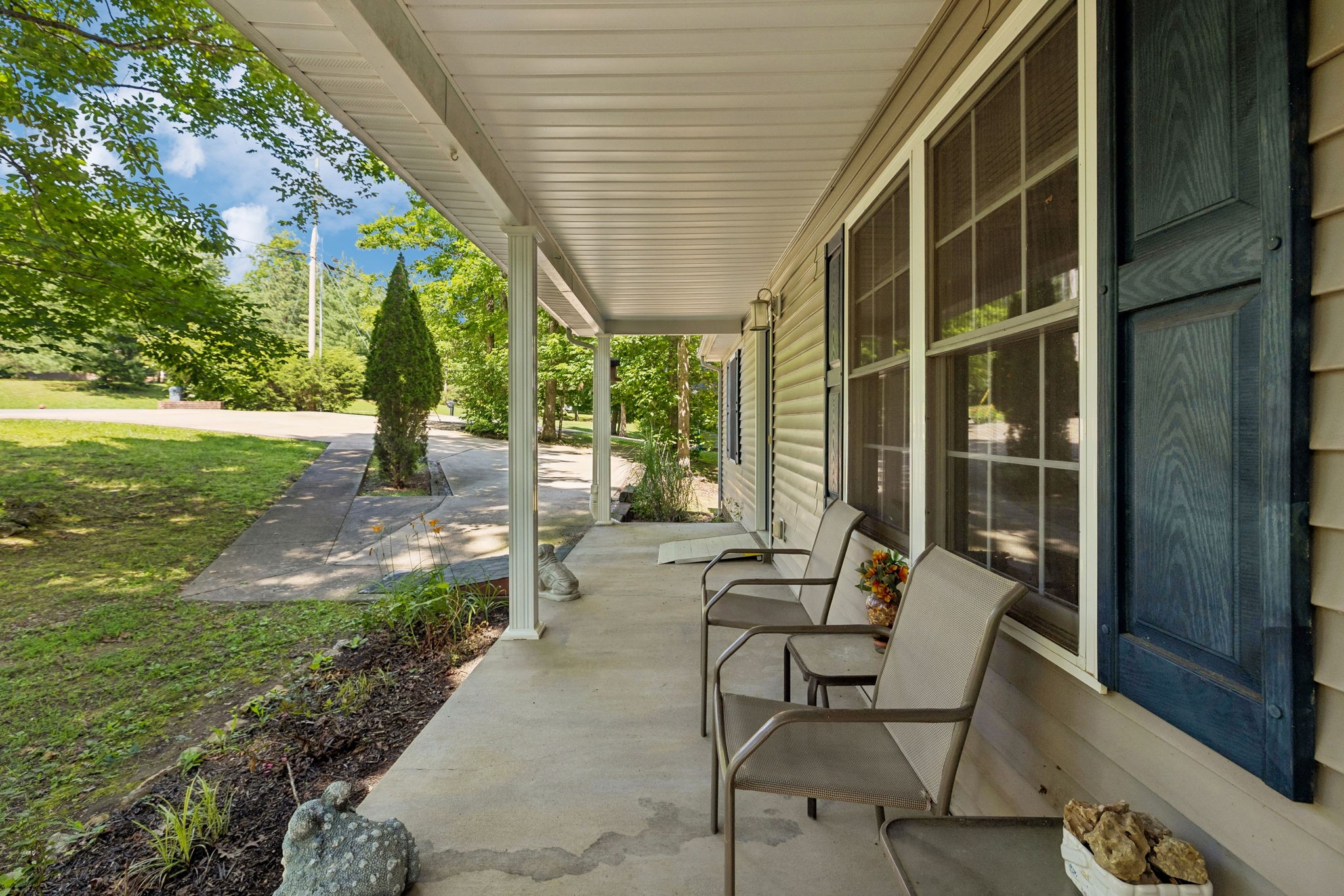 117 W Dell Rd, Dickson, TN 37055