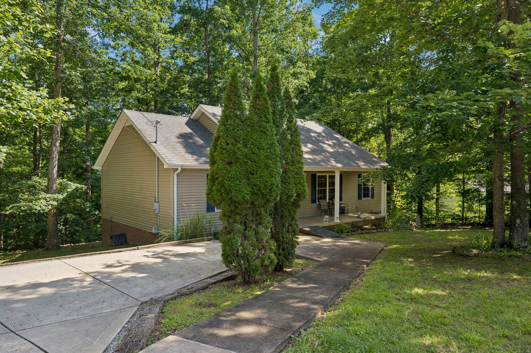 117 W Dell Rd, Dickson, TN 37055