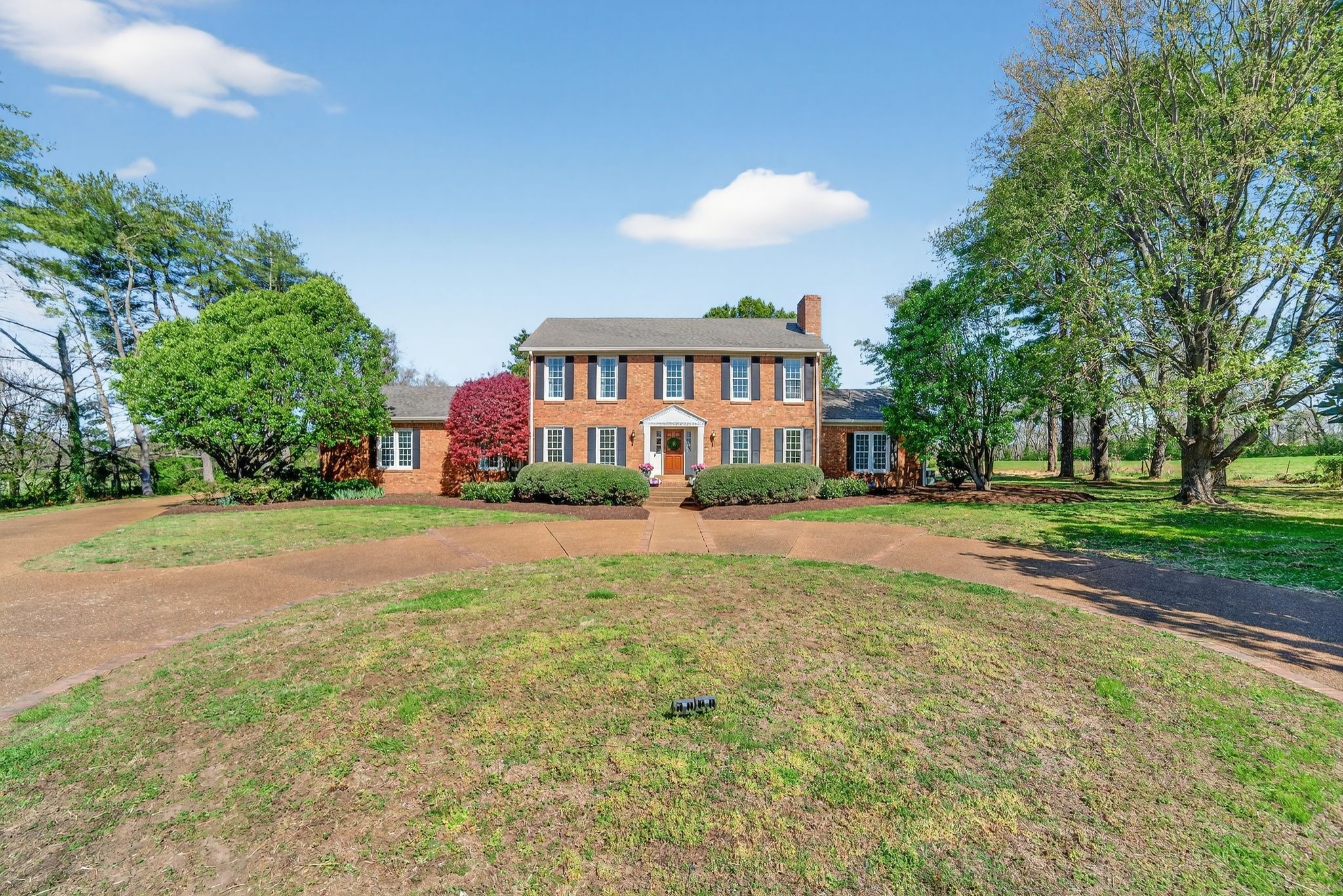 1553 N Main St, Mount Pleasant, TN 38474