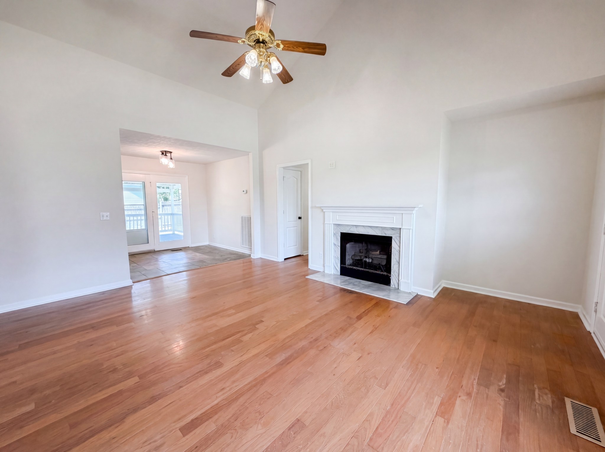 1037 Shadowbrook Dr, Greenbrier, TN 37073