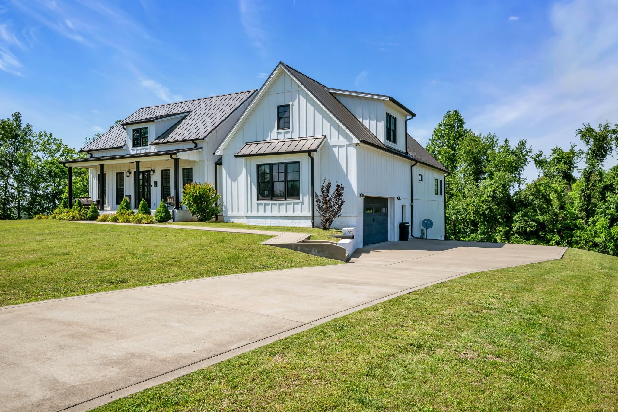 122 Hillside Dr, Dickson, TN 37055