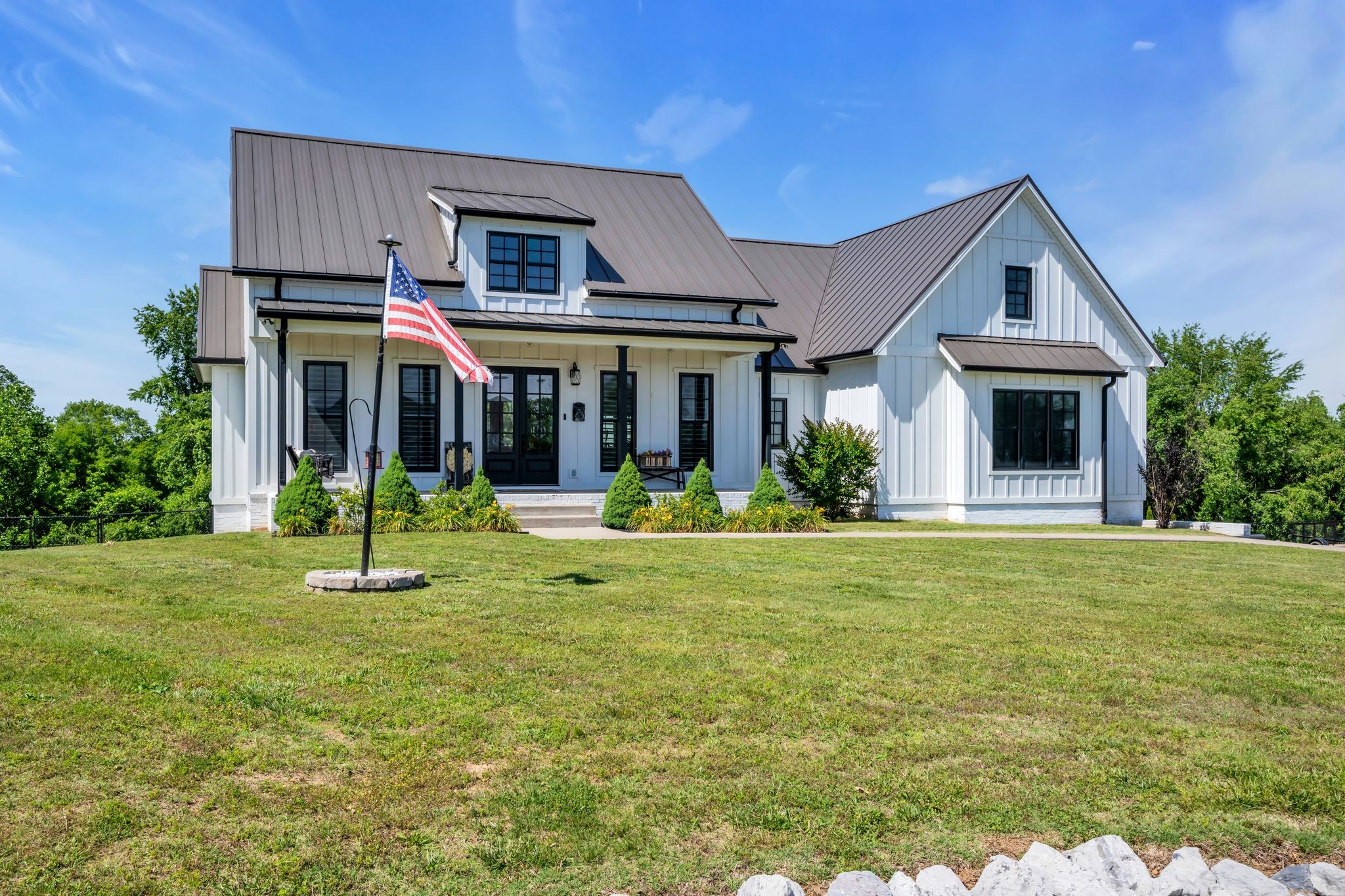 122 Hillside Dr, Dickson, TN 37055