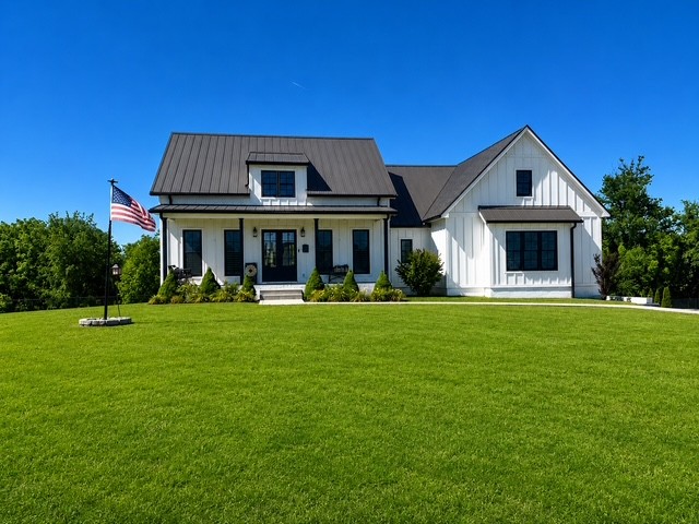 122 Hillside Dr, Dickson, TN 37055