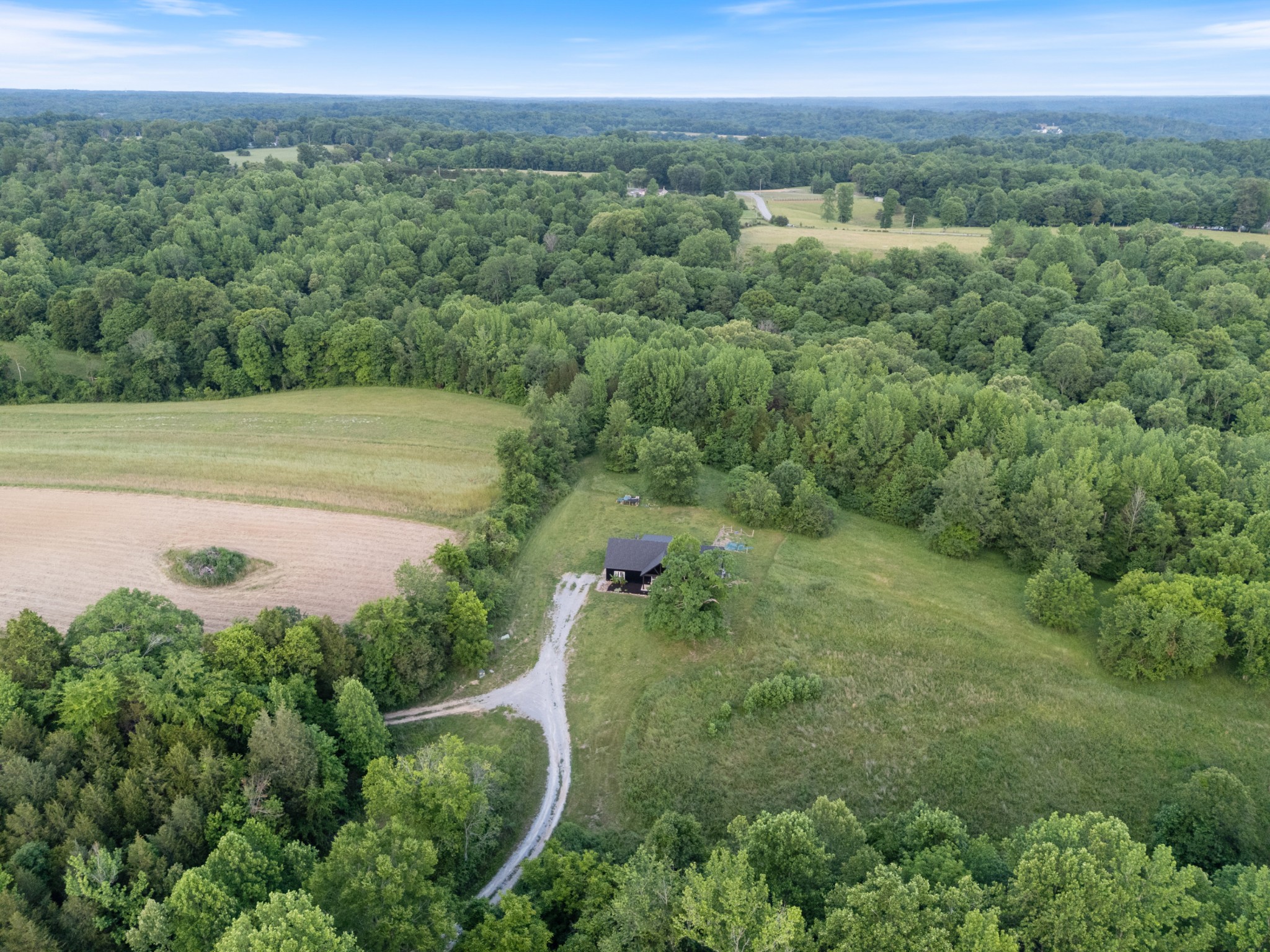 1027 Lockridge Ln, Ashland City, TN 37015