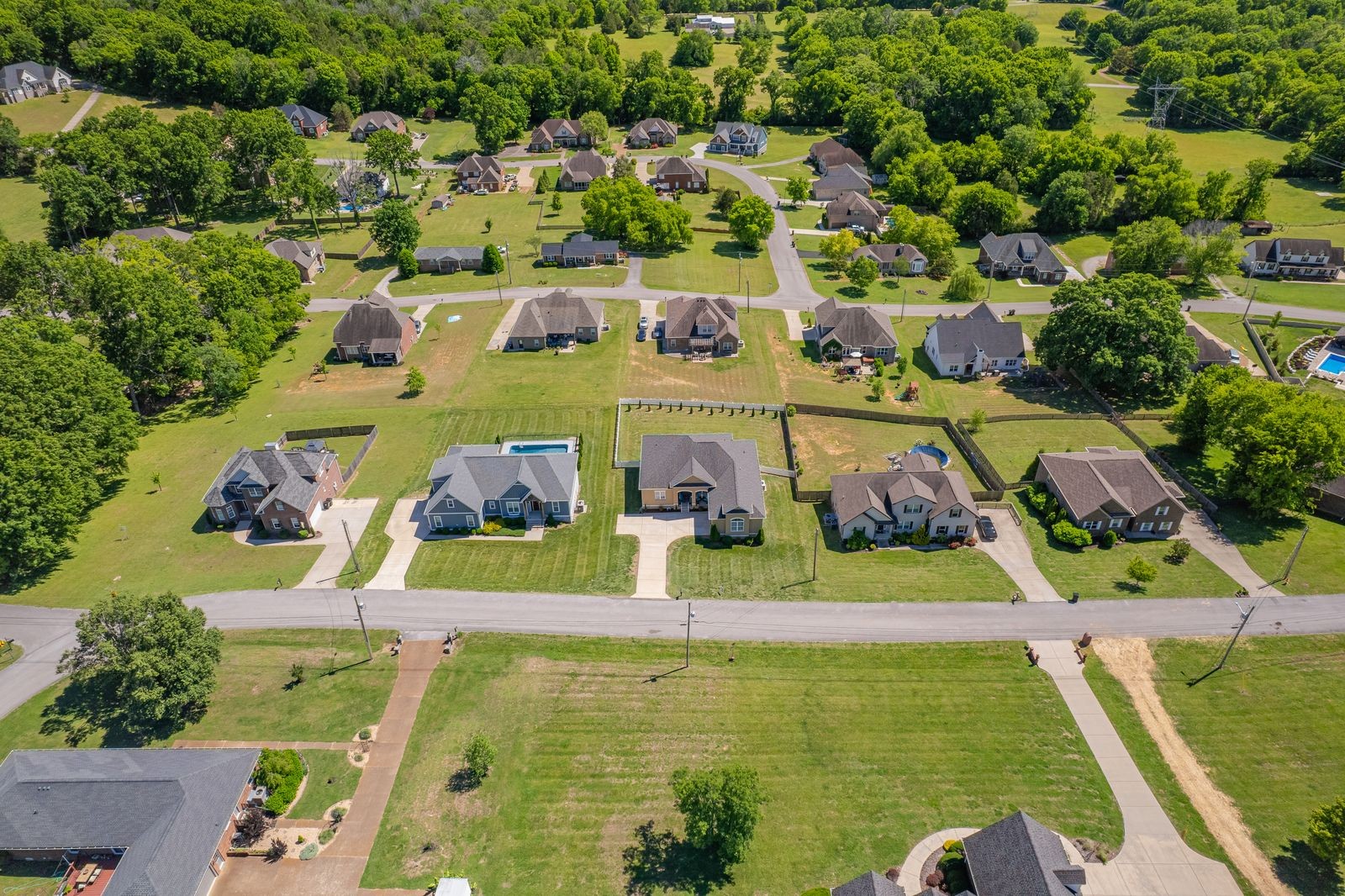 1709 Aster Dr, Columbia, TN 38401