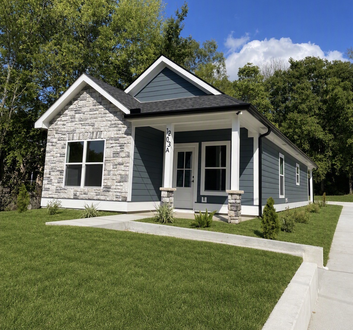 1203 East End St #A, Columbia, TN 38401