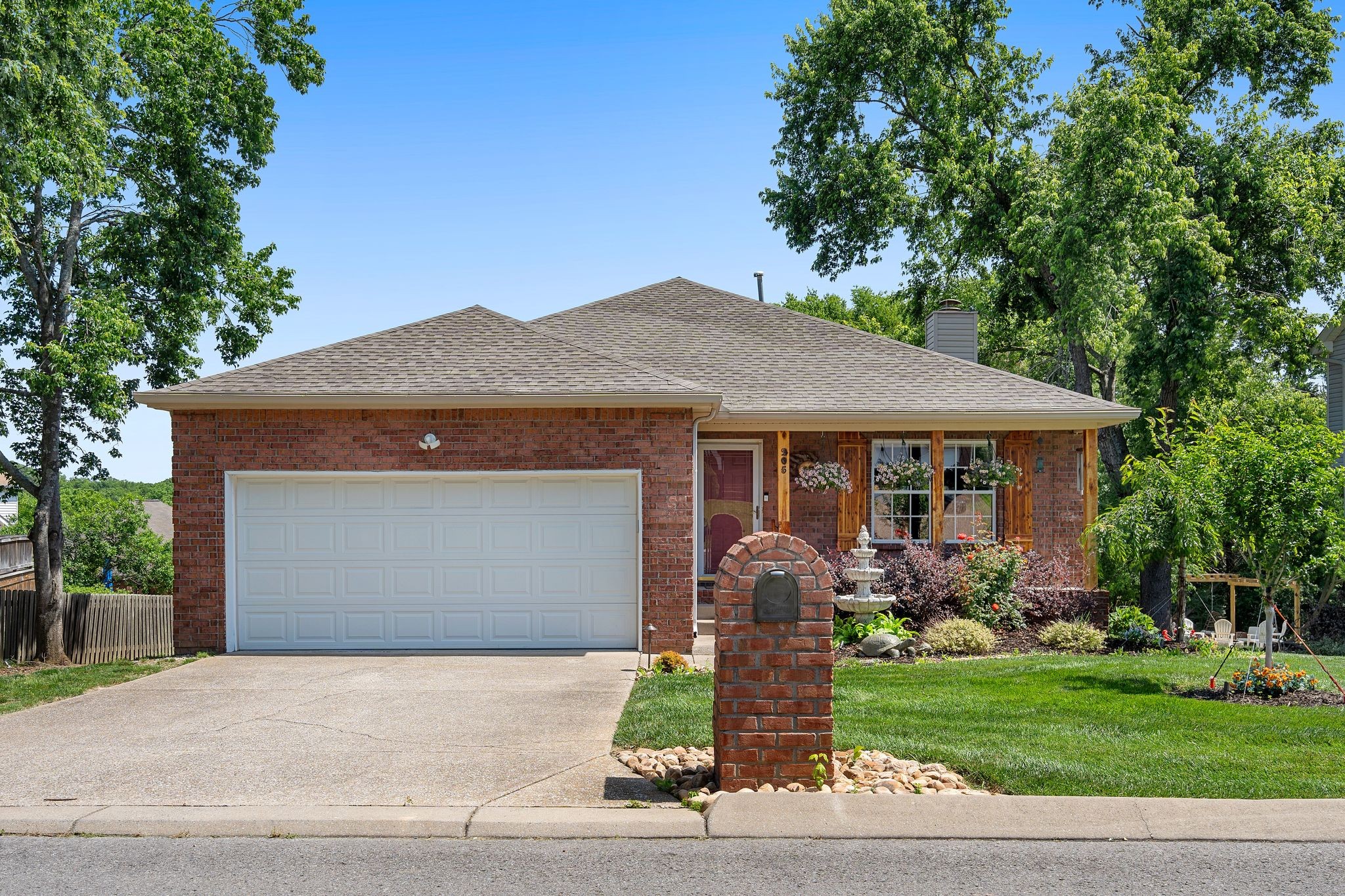205 Waterview Dr, Hendersonville, TN 37075