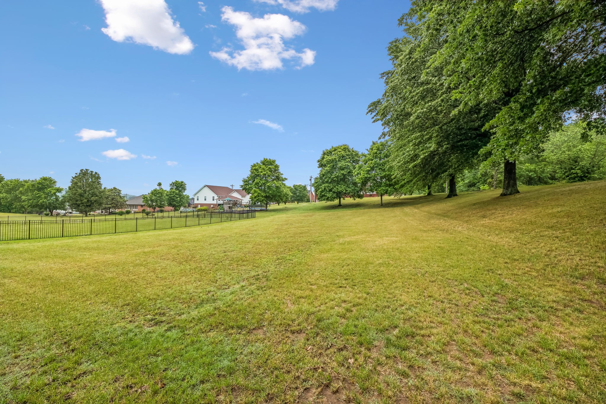 6 County House Cir, Carthage, TN 37030