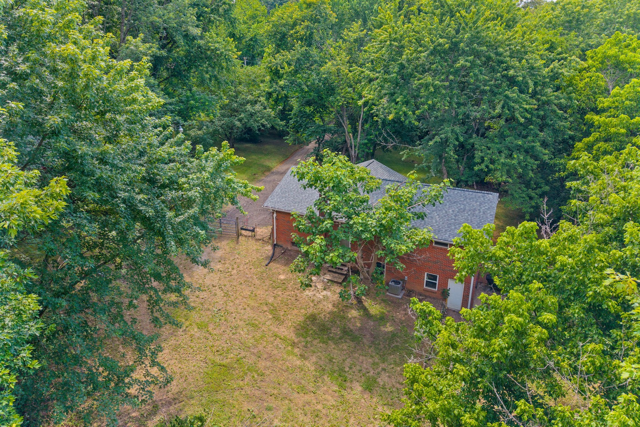1011 Issac Clifton Rd, Chapmansboro, TN 37035