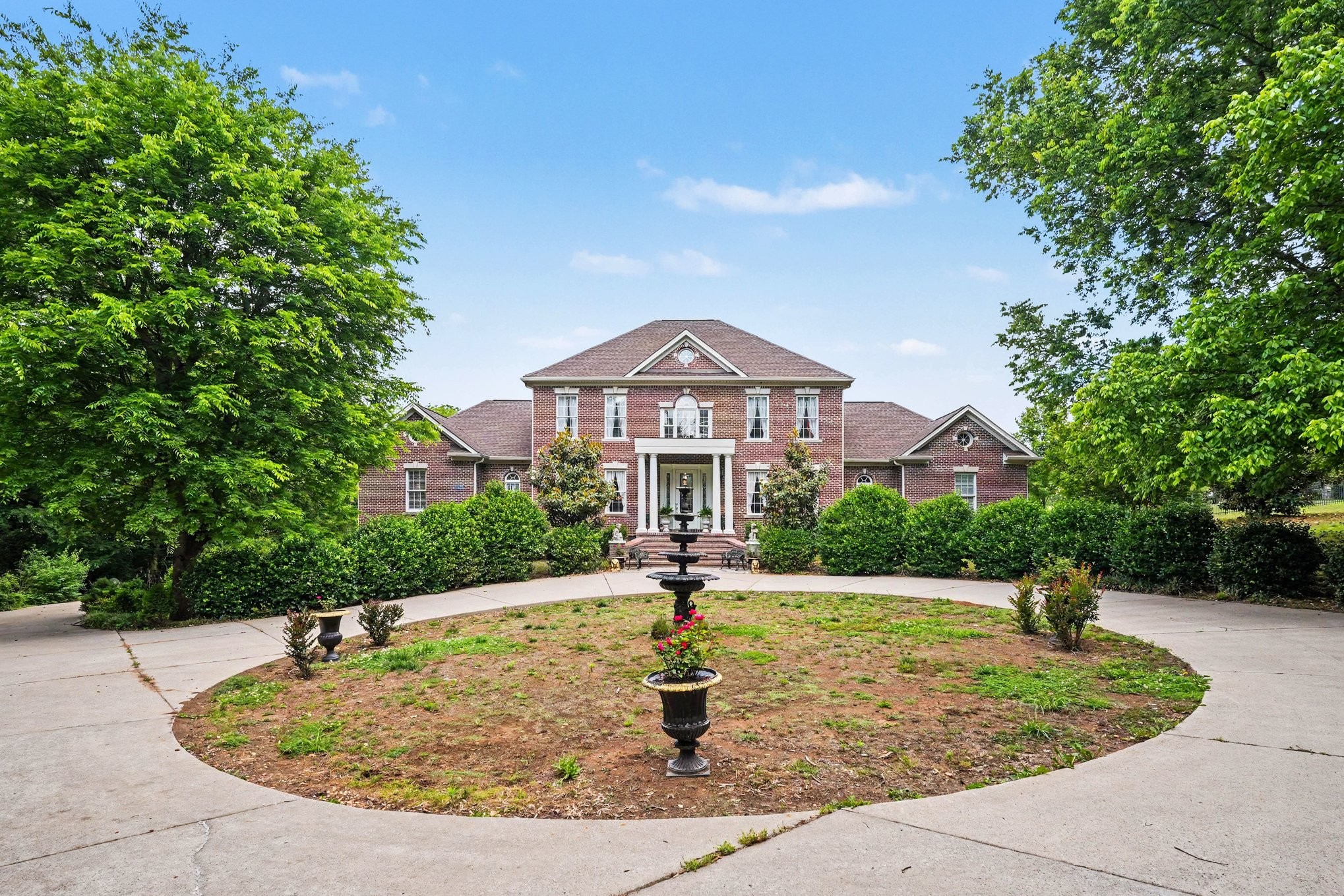 1523 North Main St, Mount Pleasant, TN 38474
