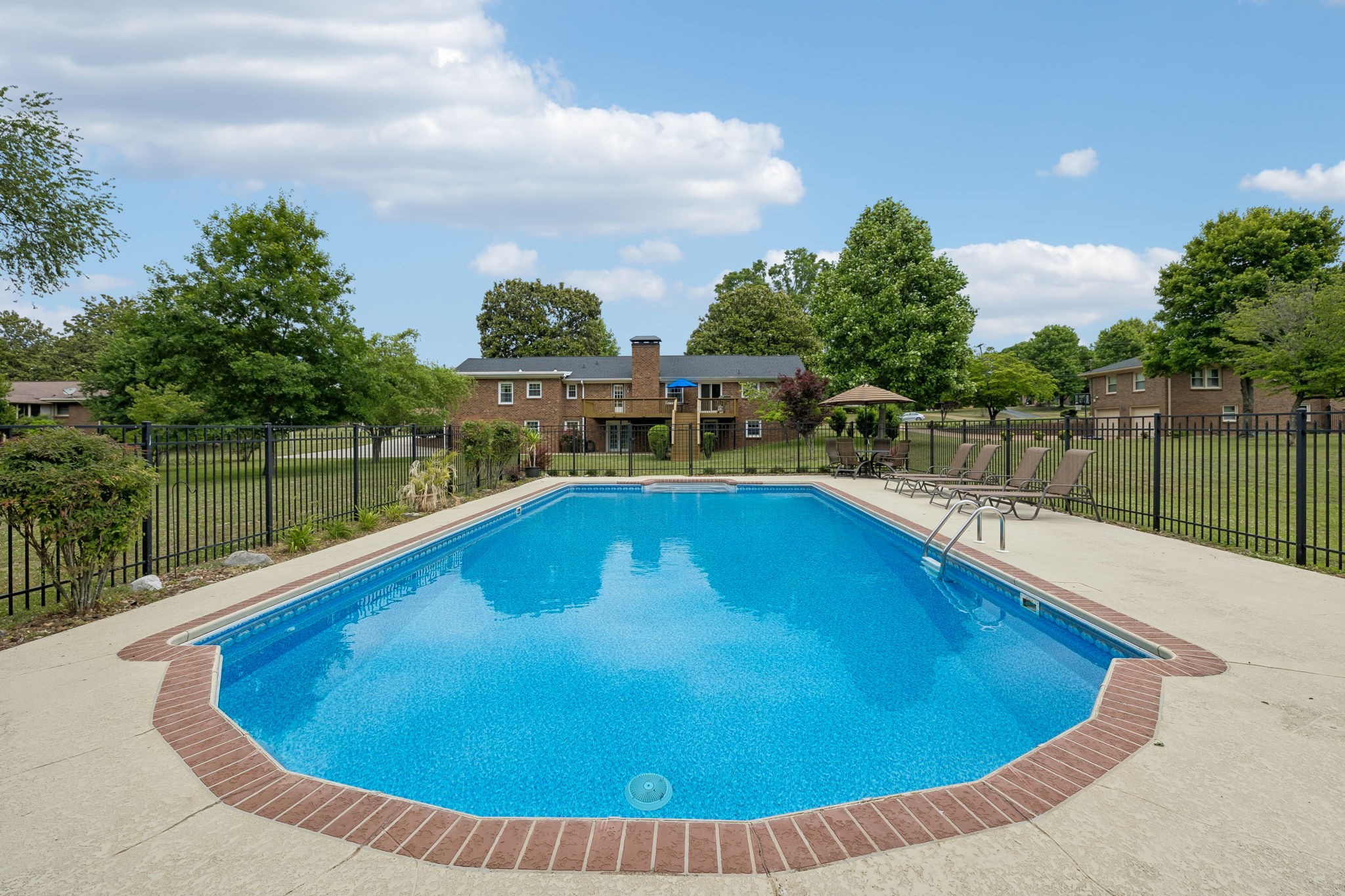 210 Barley Mill Rd, Old Hickory, TN 37138