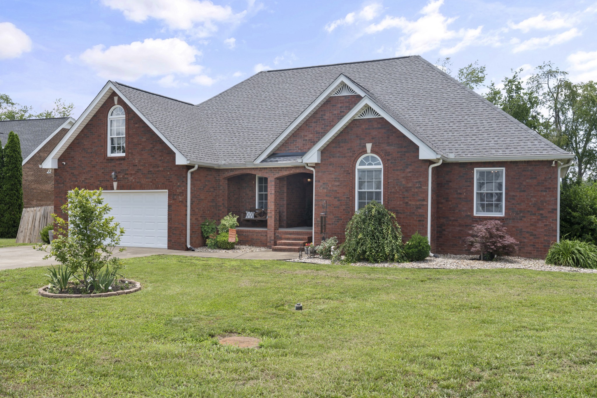 121 Golfers Cir, Portland, TN 37148