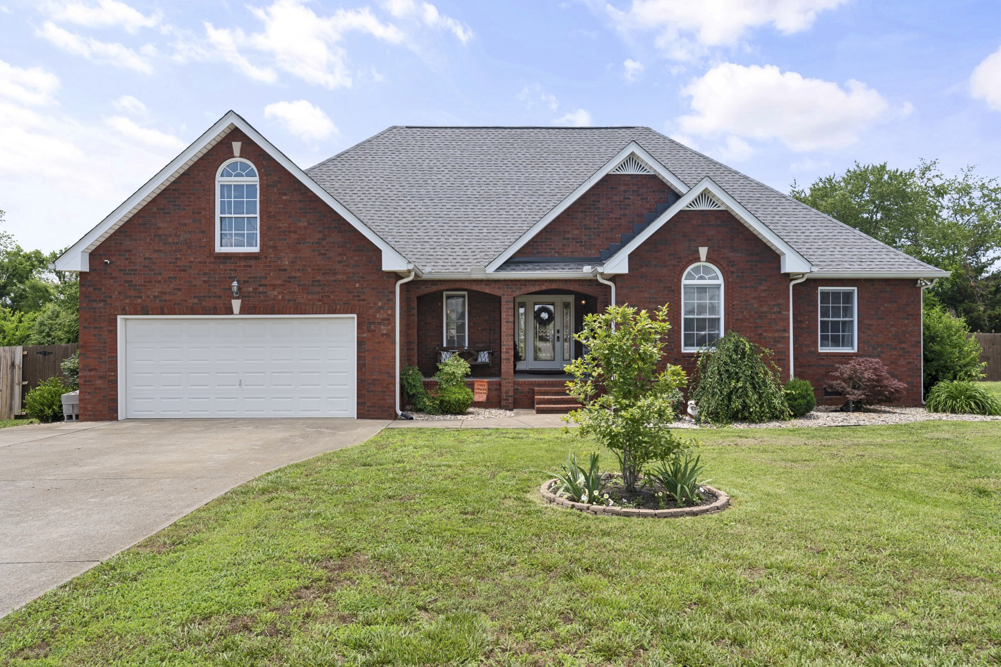 121 Golfers Cir, Portland, TN 37148