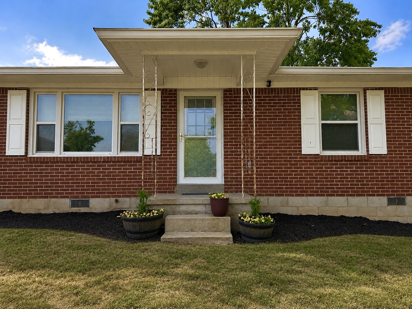 2014 Dean St, Westmoreland, TN 37186