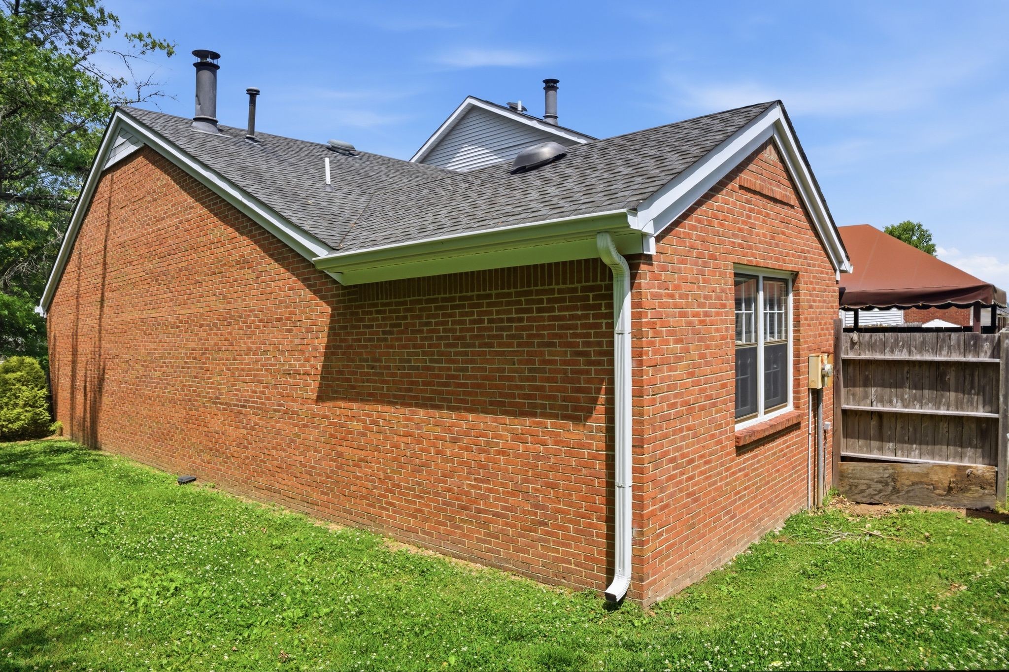 2131 Benton Hall Ct, Columbia, TN 38401