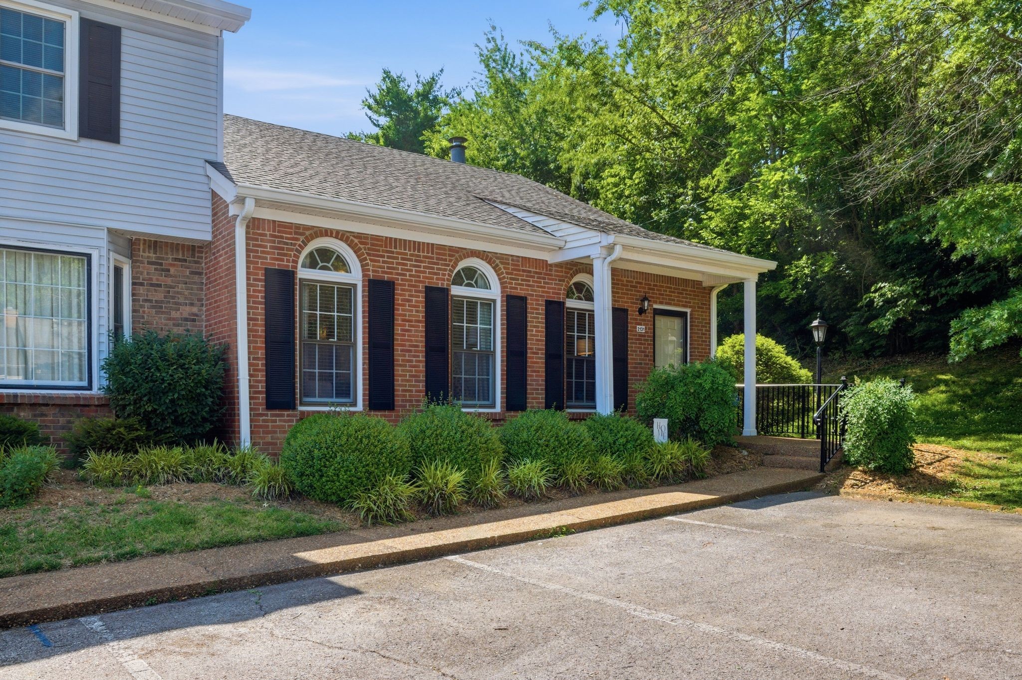 2131 Benton Hall Ct, Columbia, TN 38401