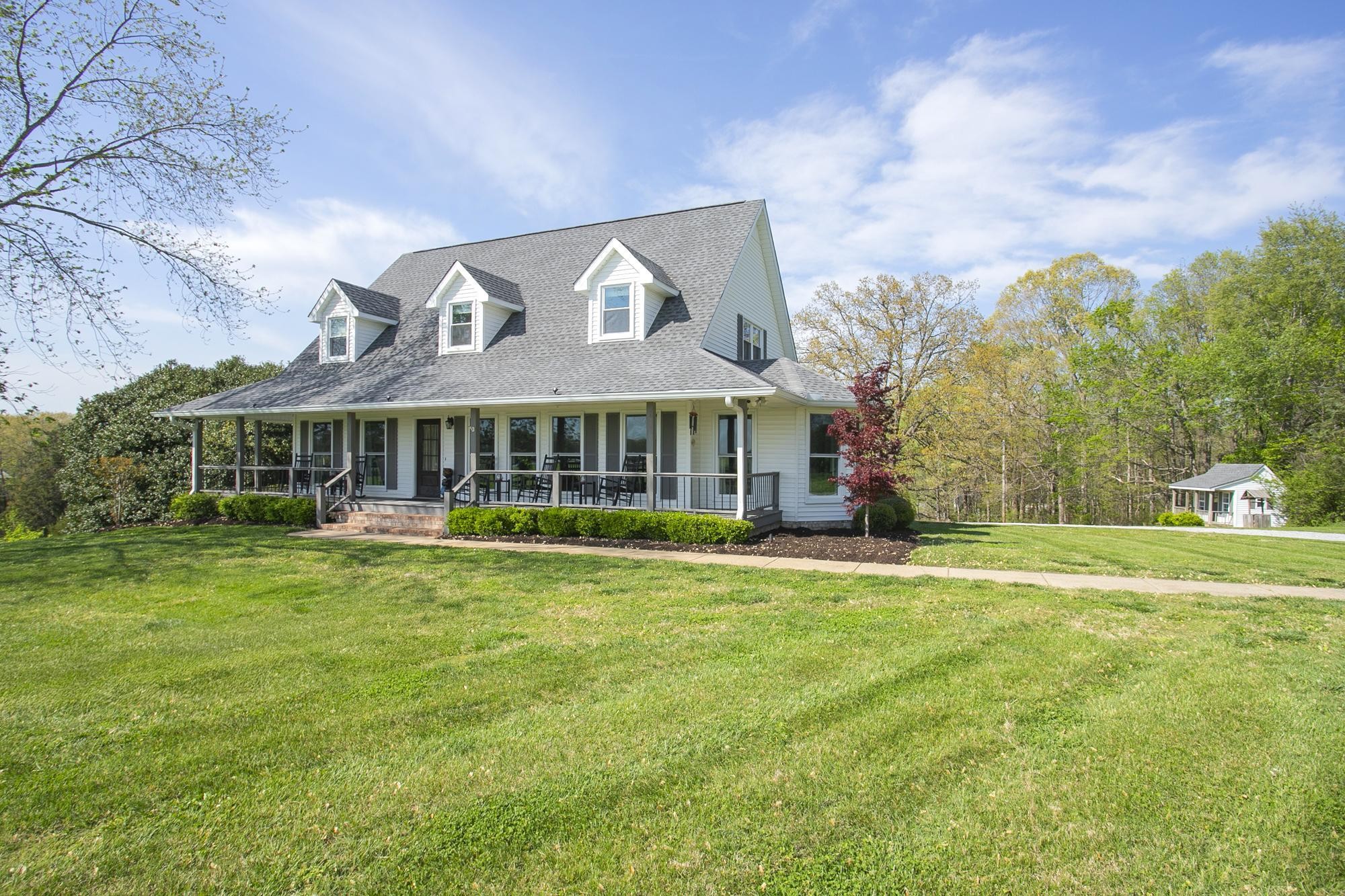 1043 Shelton Rd, Charlotte, TN 37036