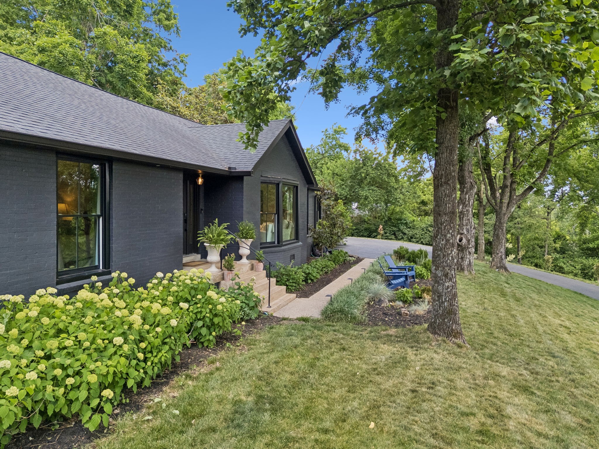 4633 Tara Dr, Nashville, TN 37215
