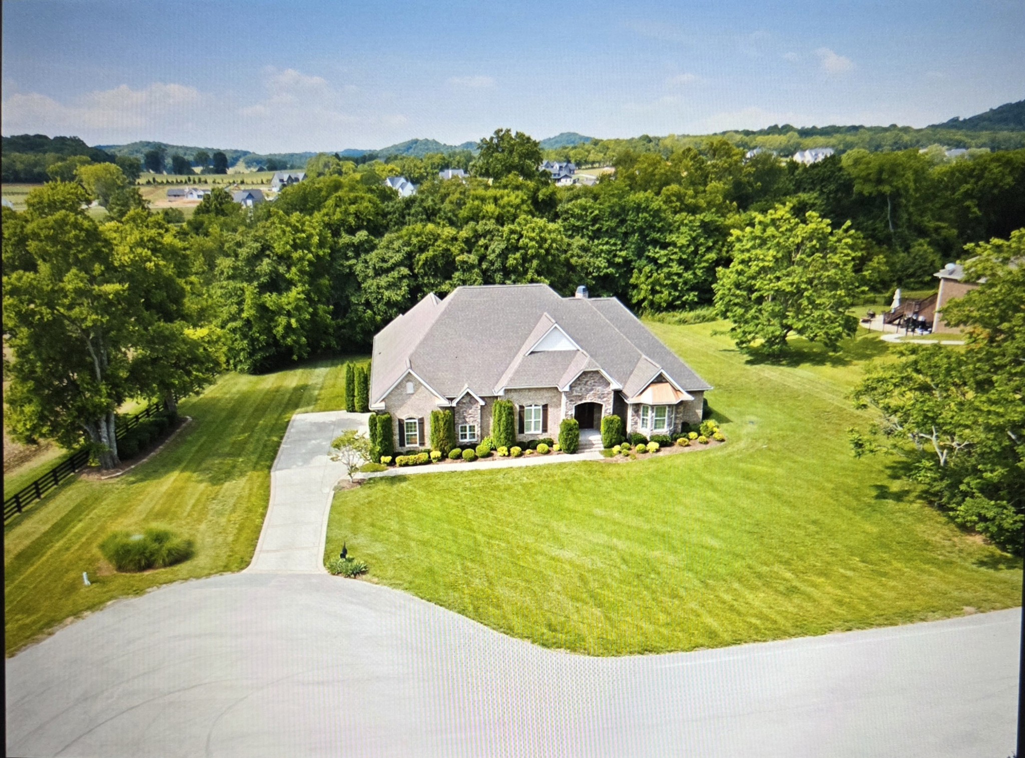 5232 Mead Park Dr, Thompsons Station, TN 37179