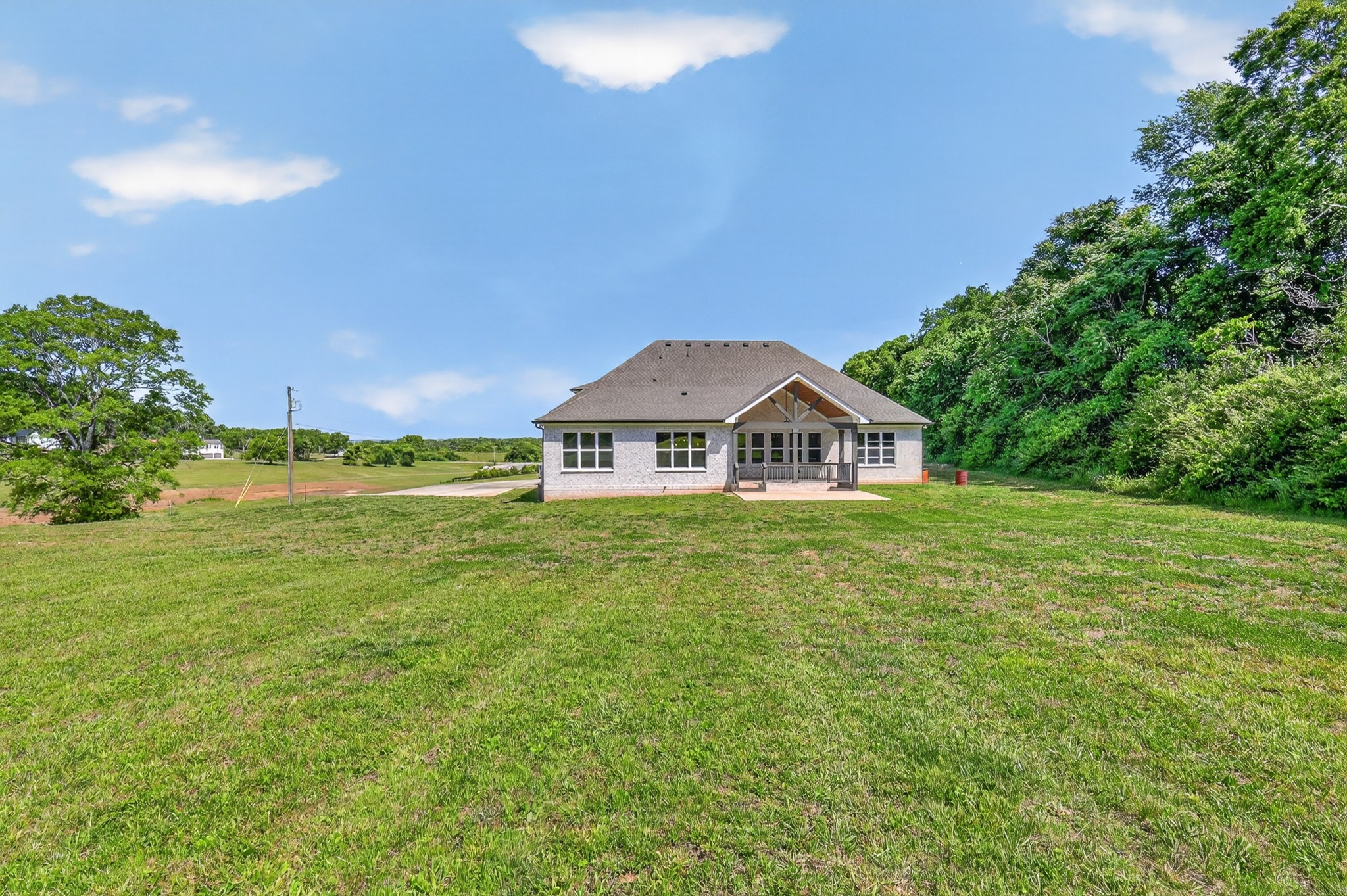 1176 Iron Bridge Rd, Columbia, TN 38401
