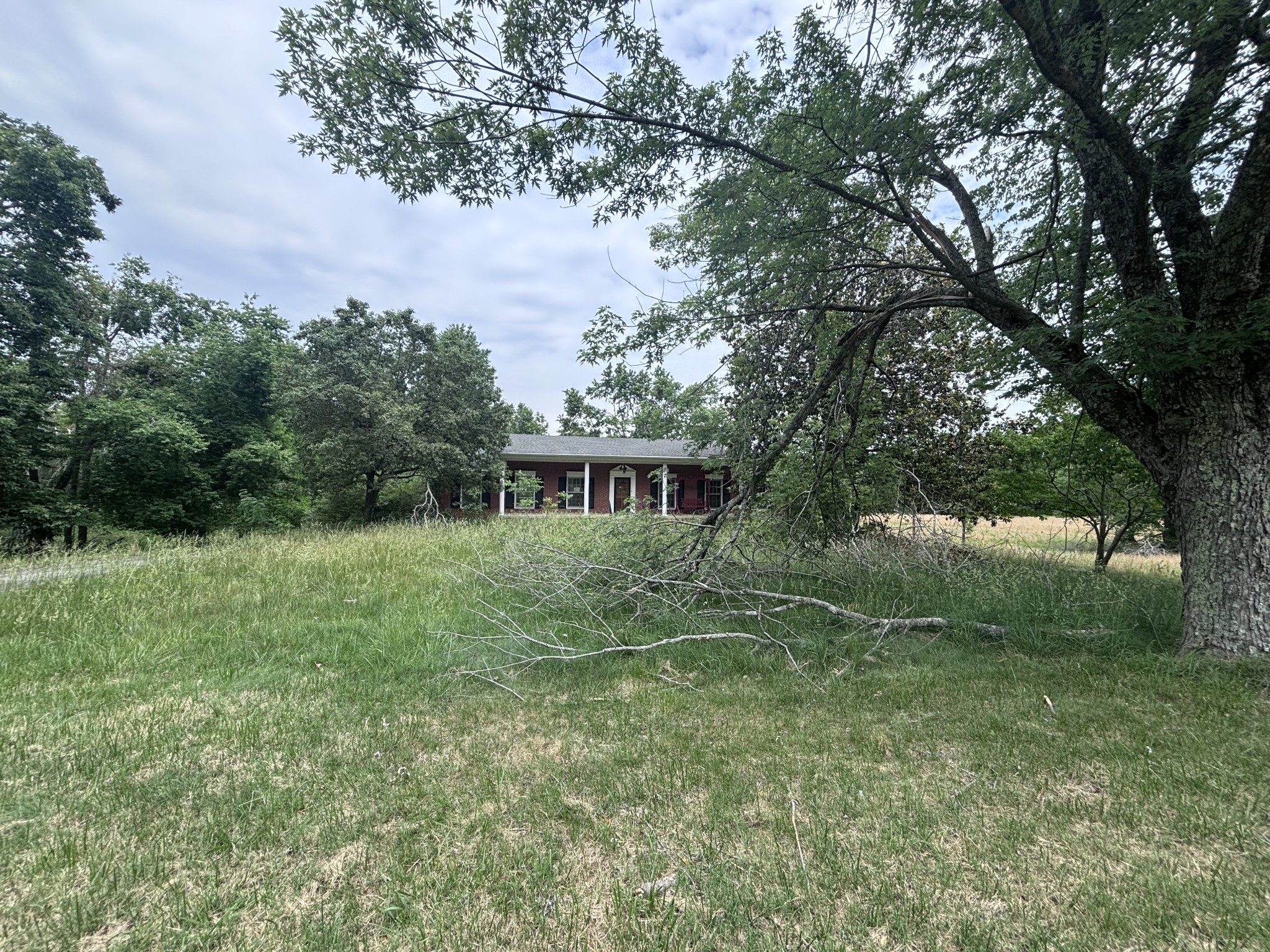 1229 N 1st St, Westmoreland, TN 37186