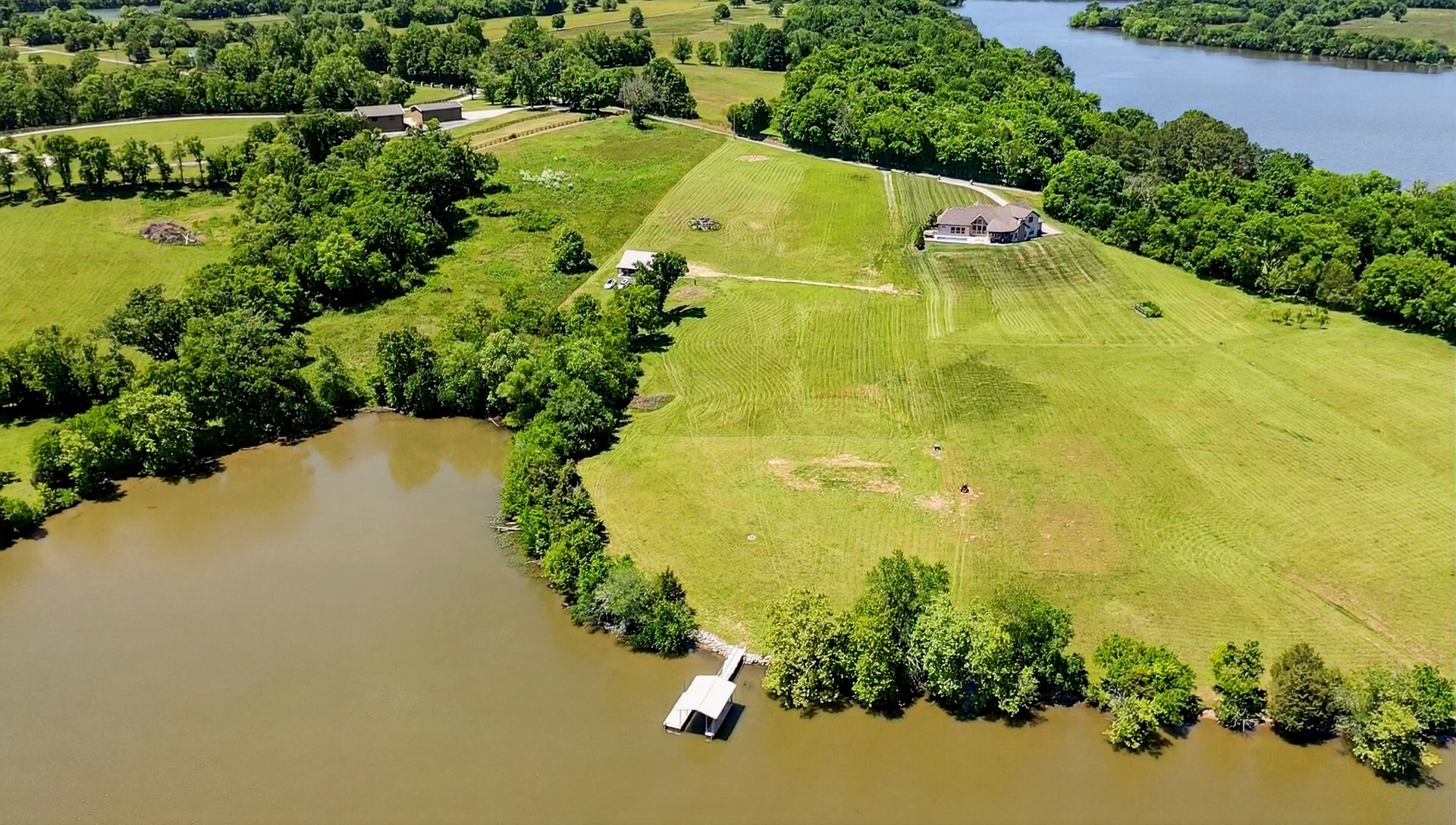 404 Lakeview Rd, Gallatin, TN 37066