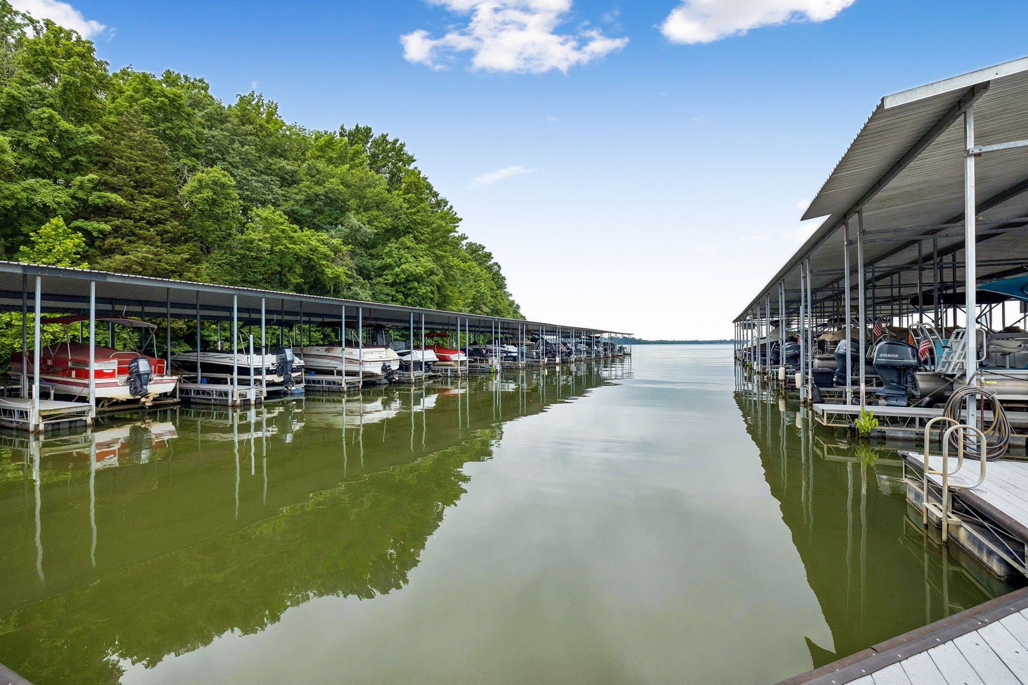 231 Green Harbor Rd #101, Old Hickory, TN 37138