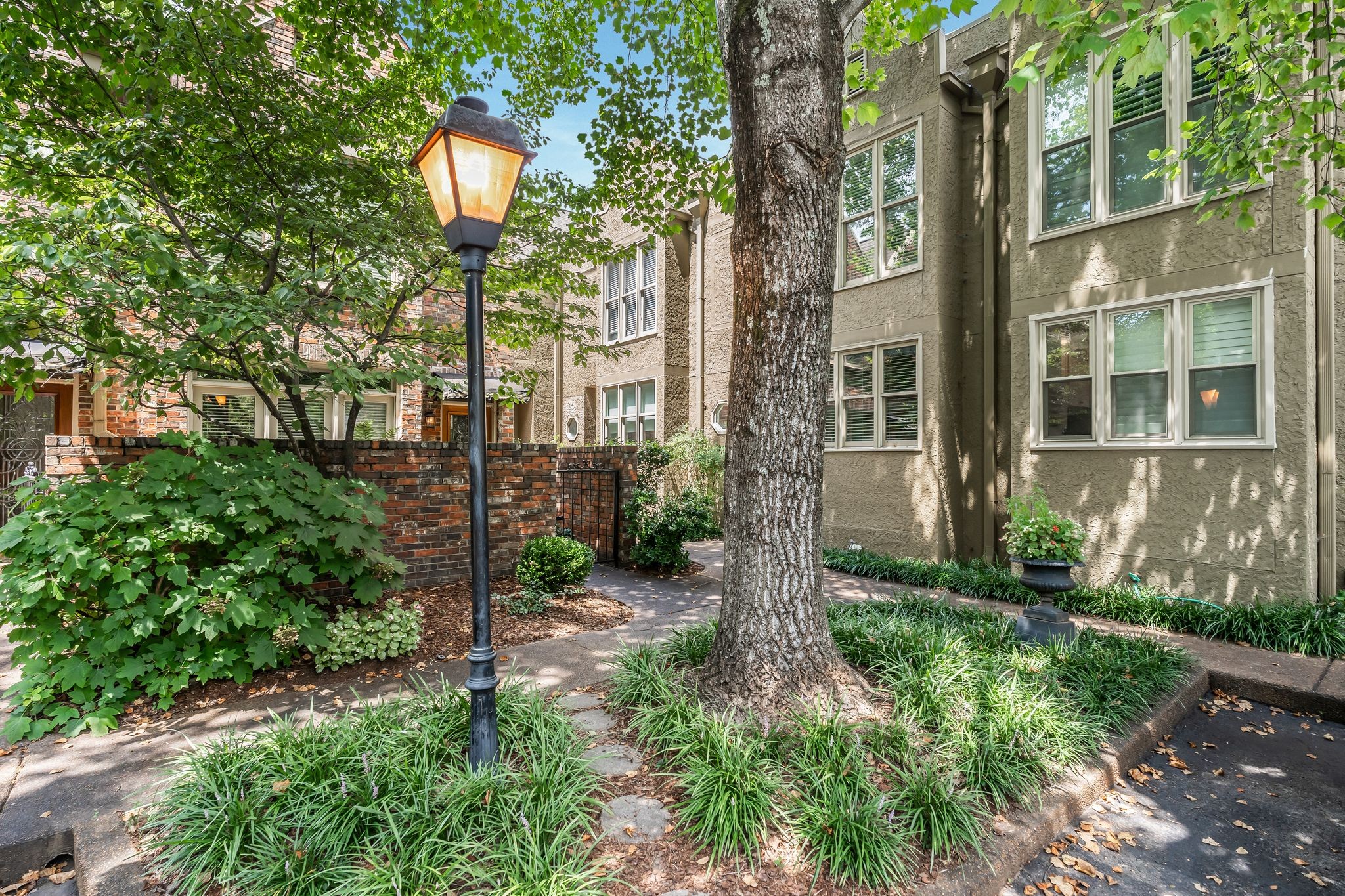 2828 Woodlawn Dr, Nashville, TN 37215