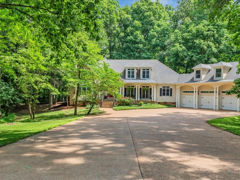 111 Arcadia Ct, Murfreesboro, TN 37130