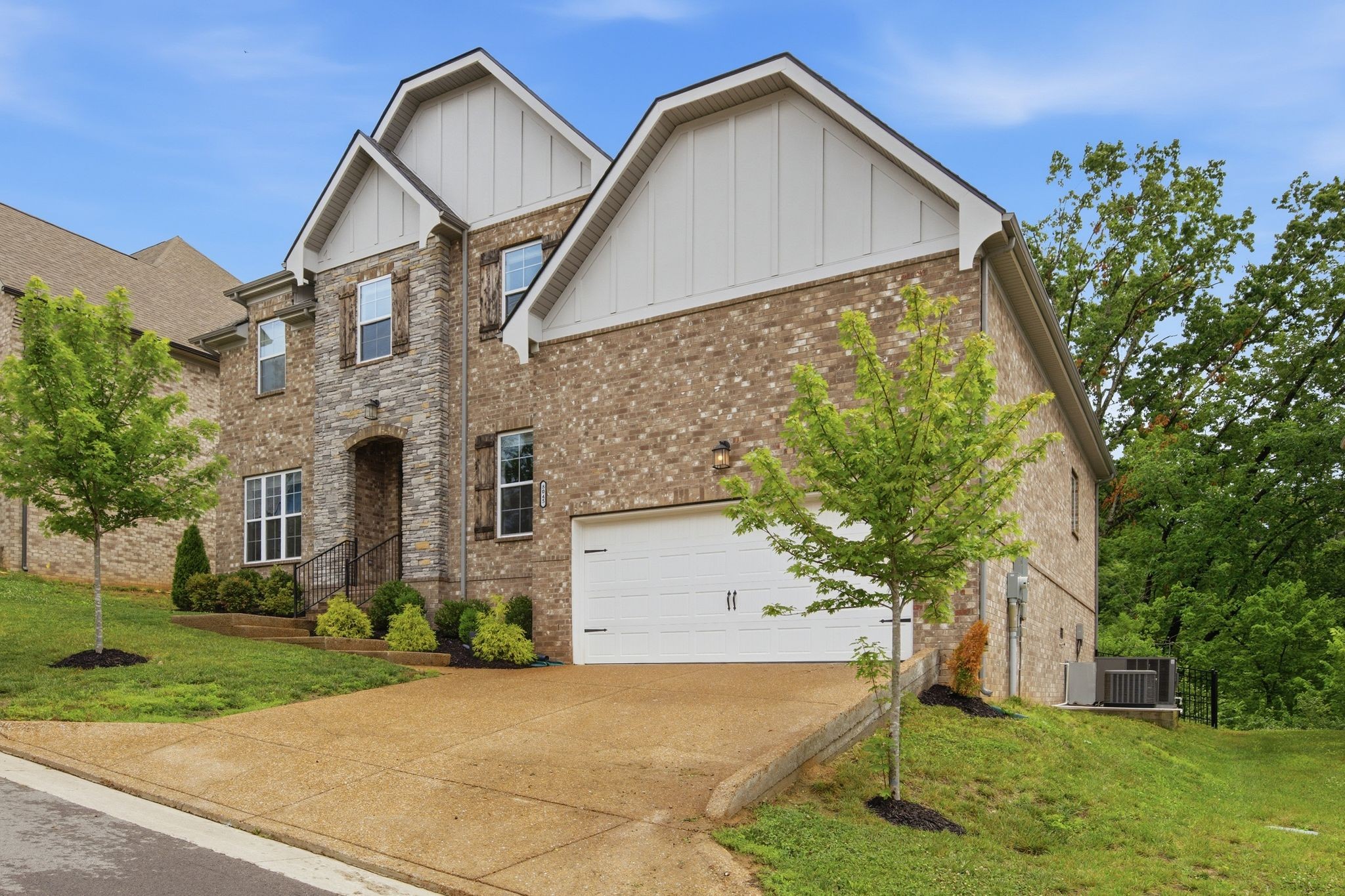 8045 Still Spring Ridge Dr, Nashville, TN 37221
