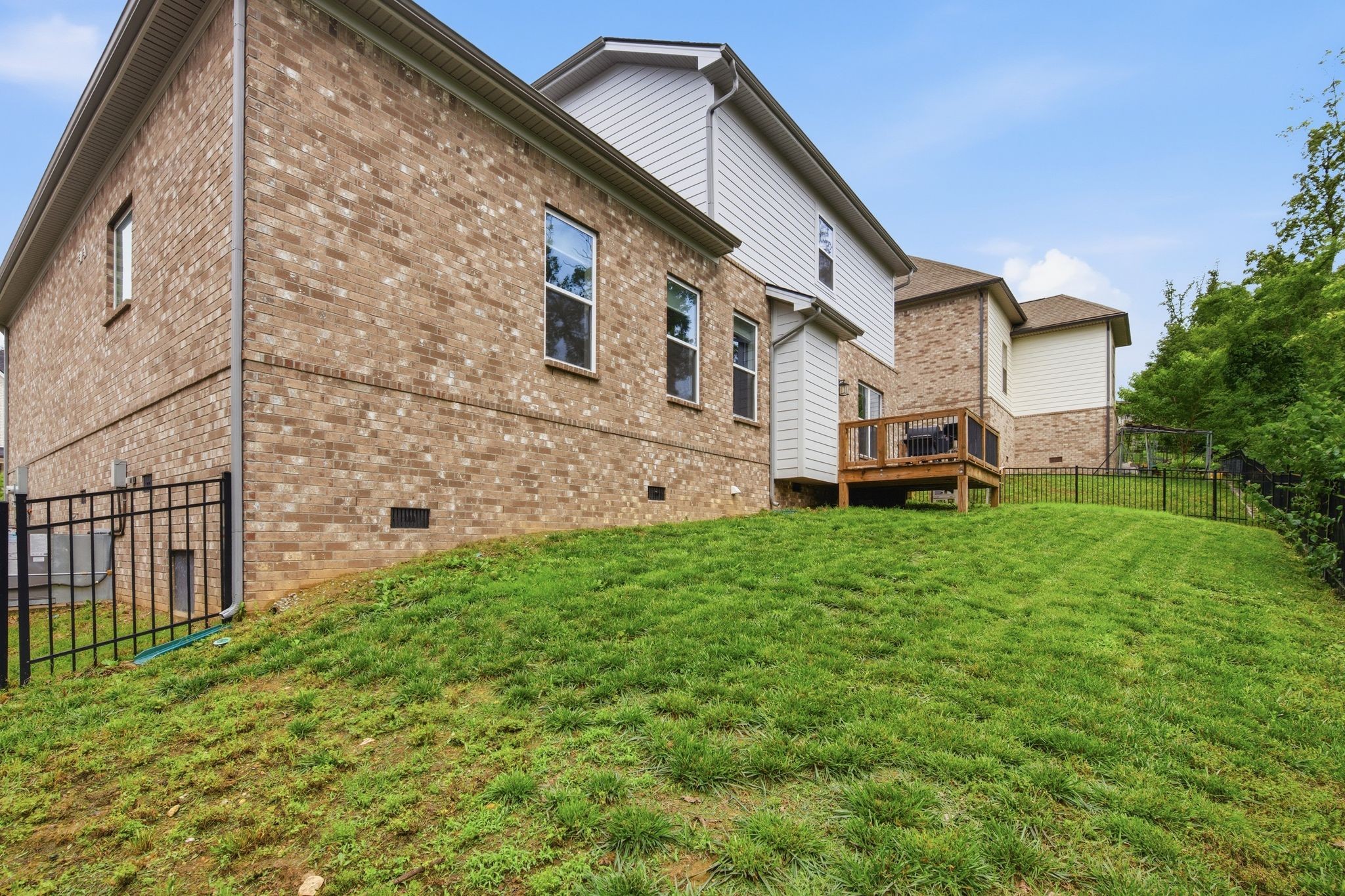 8045 Still Spring Ridge Dr, Nashville, TN 37221