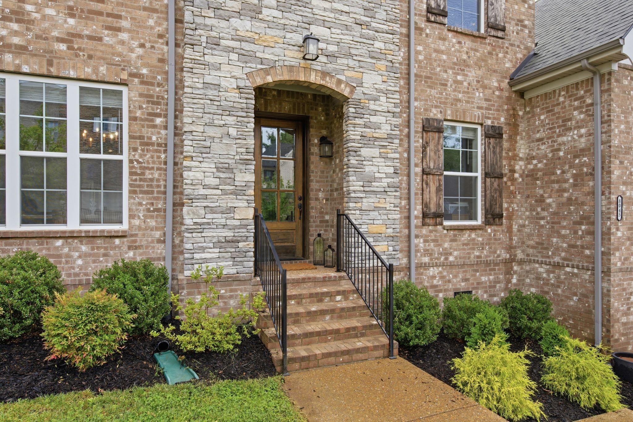 8045 Still Spring Ridge Dr, Nashville, TN 37221