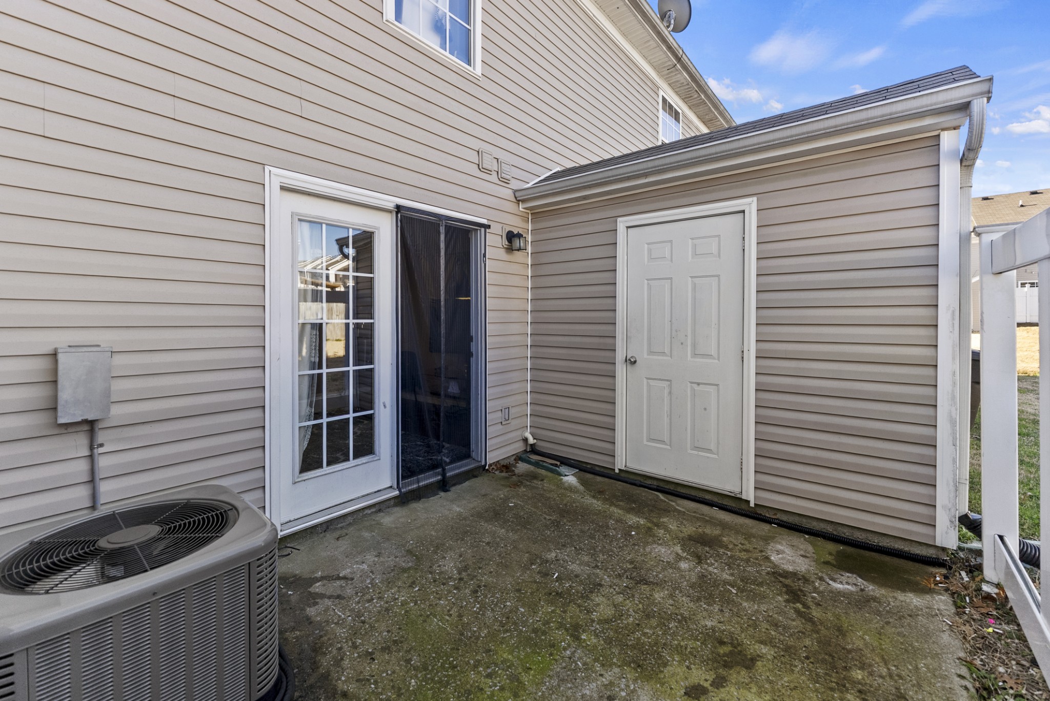 9018 Nathanael Dr, La Vergne, TN 37086