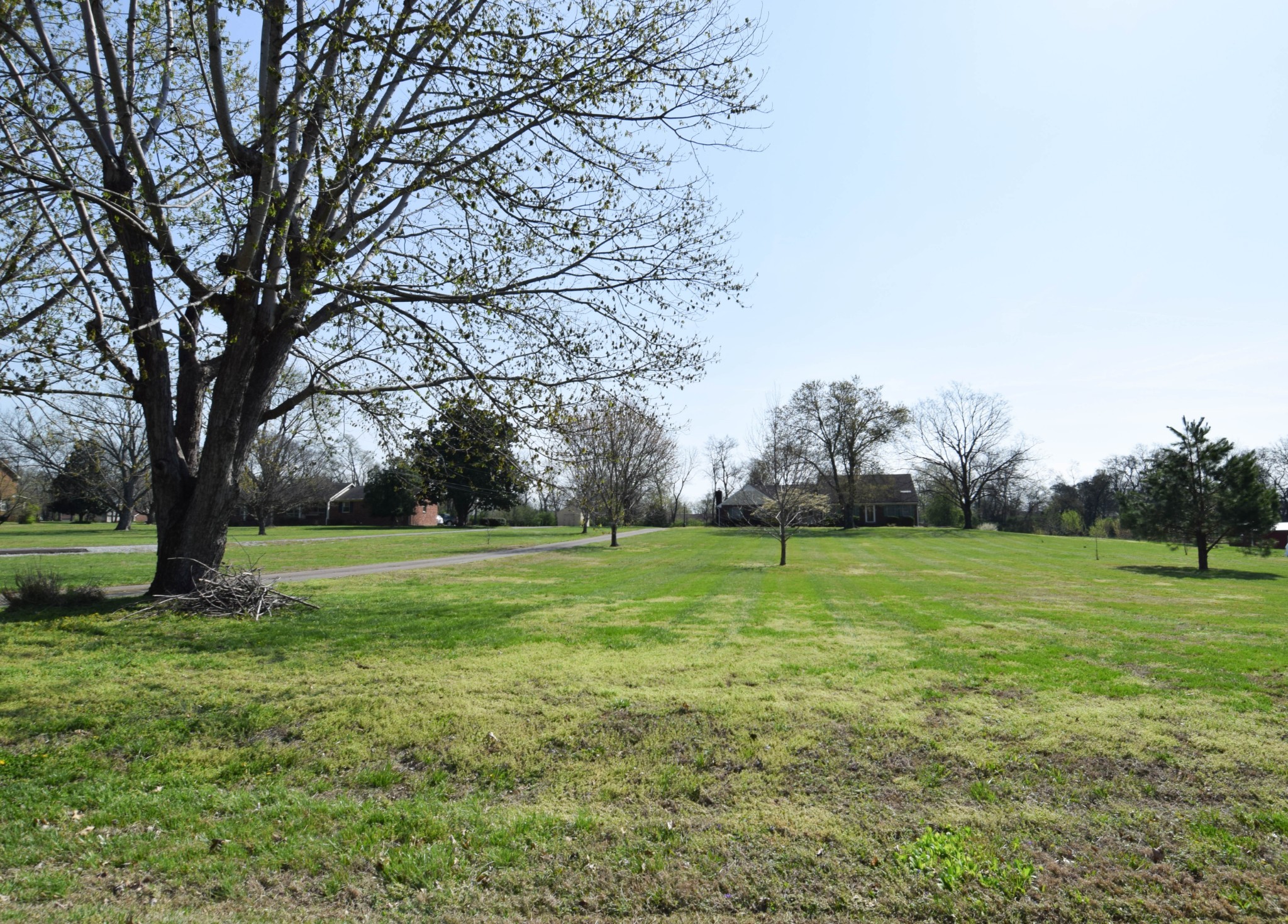 1059 Robertson Rd, Gallatin, TN 37066