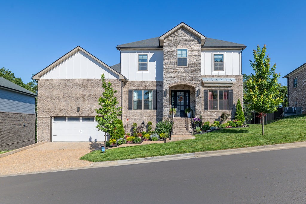 716 Summit Oaks Ct, Nashville, TN 37221
