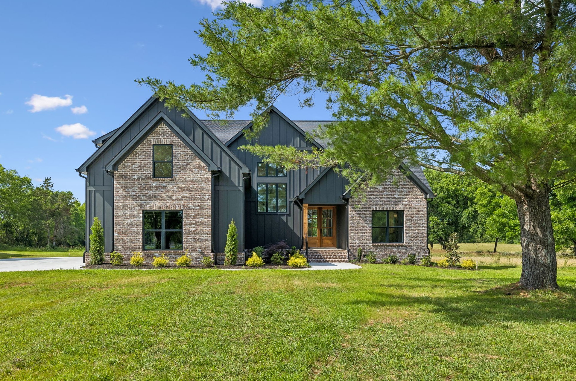 2418 River Rd, Murfreesboro, TN 37129