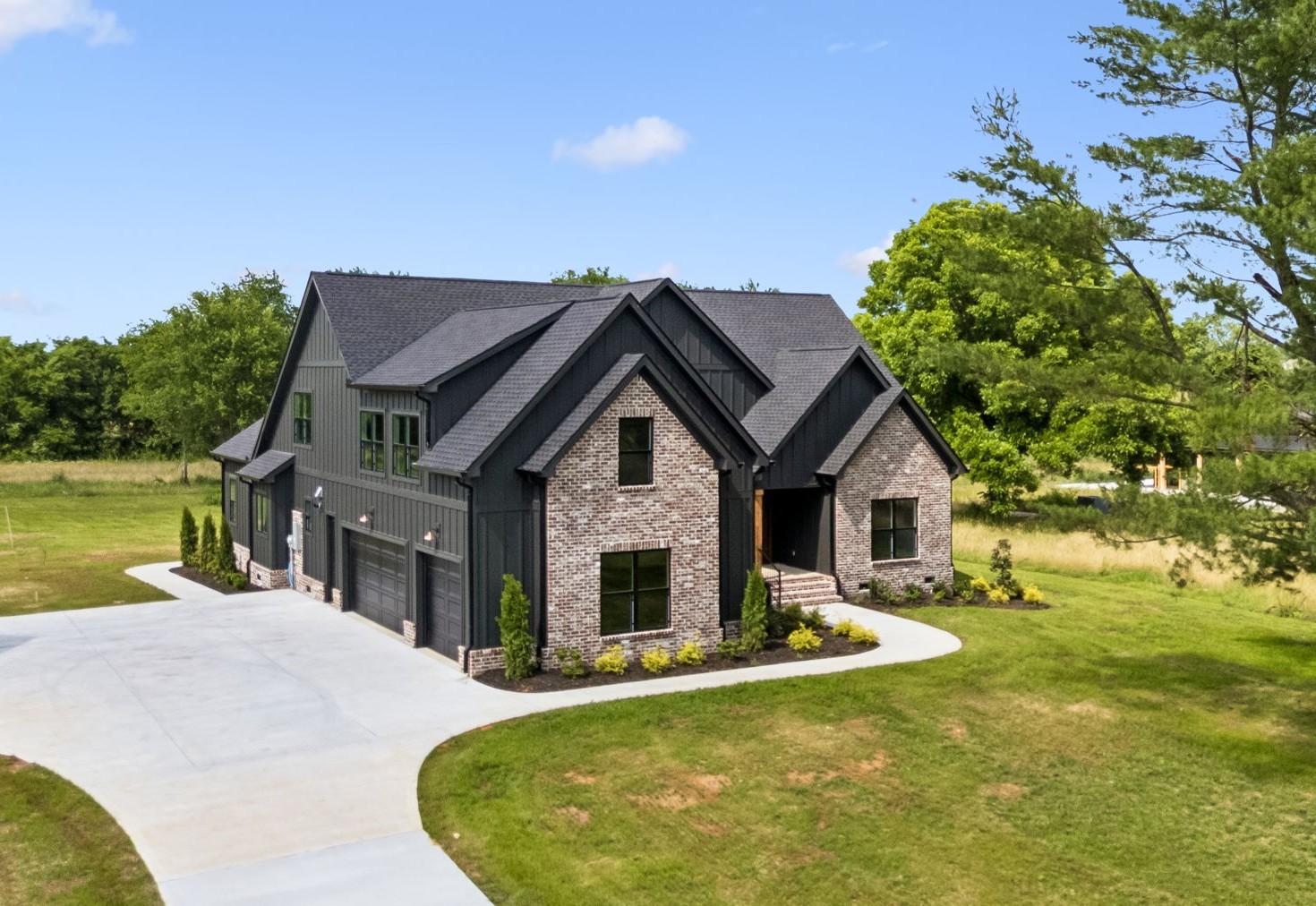2418 River Rd, Murfreesboro, TN 37129