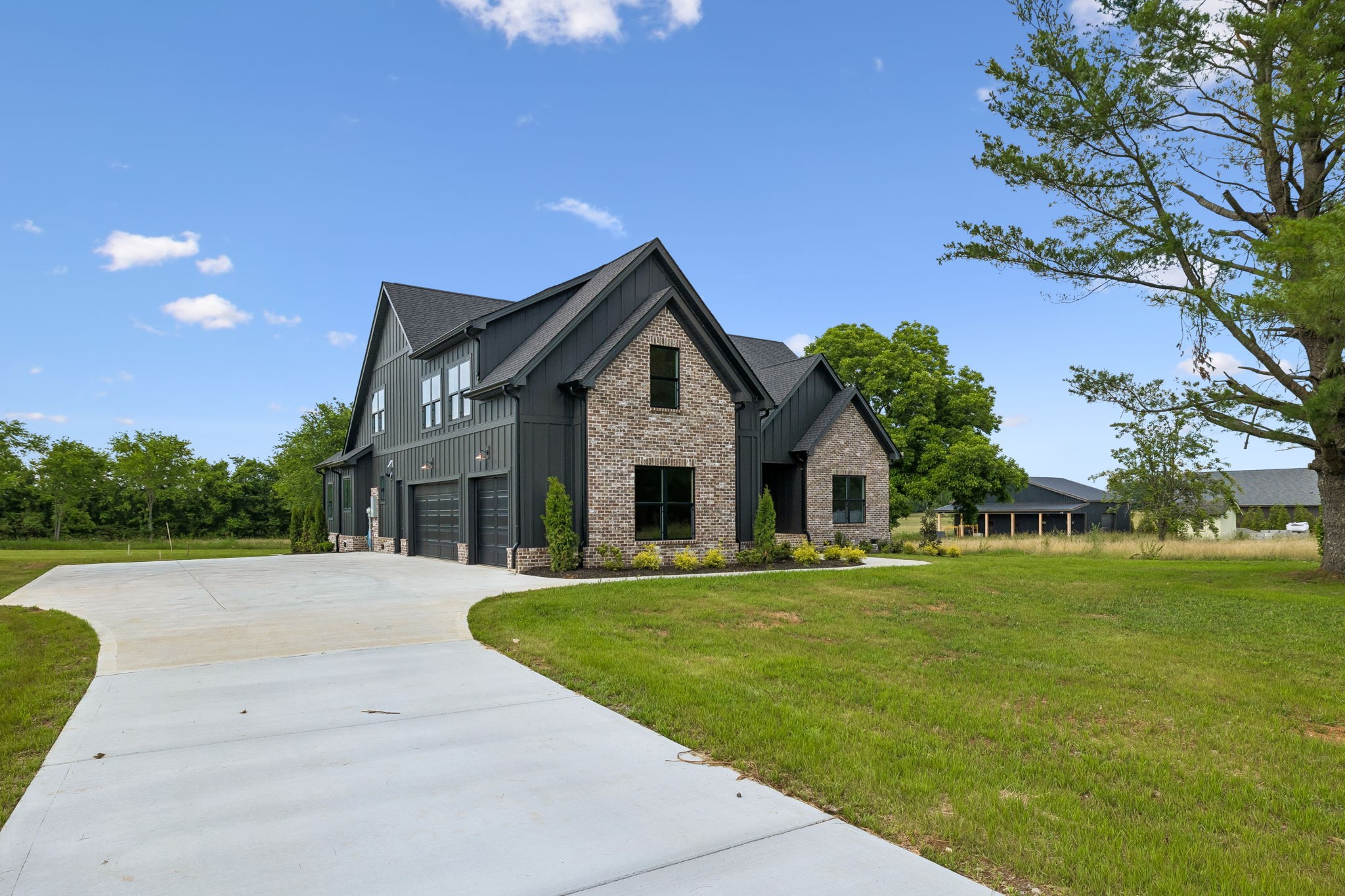 2418 River Rd, Murfreesboro, TN 37129