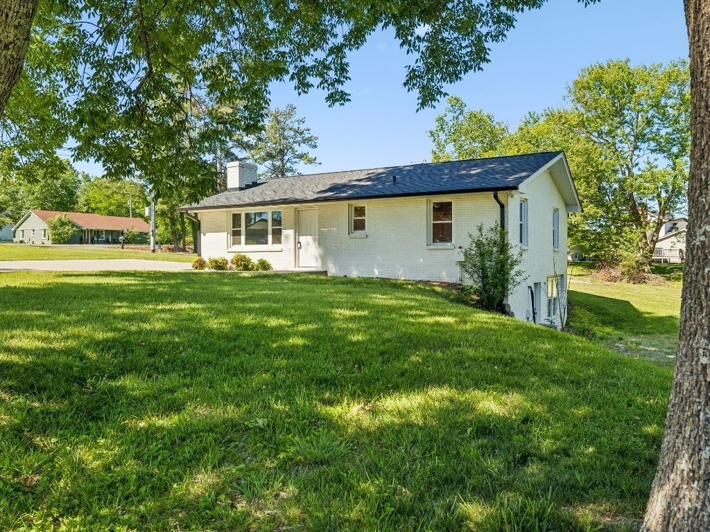 400 Highway 76, White House, TN 37188