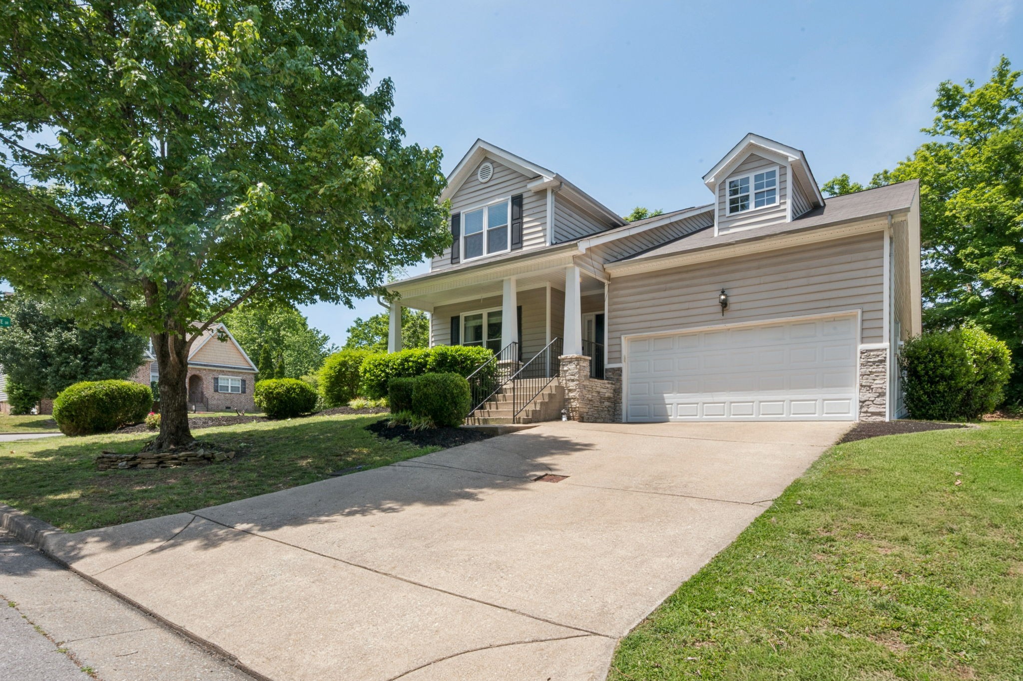 1901 Deep Woods Trl, Nashville, TN 37214