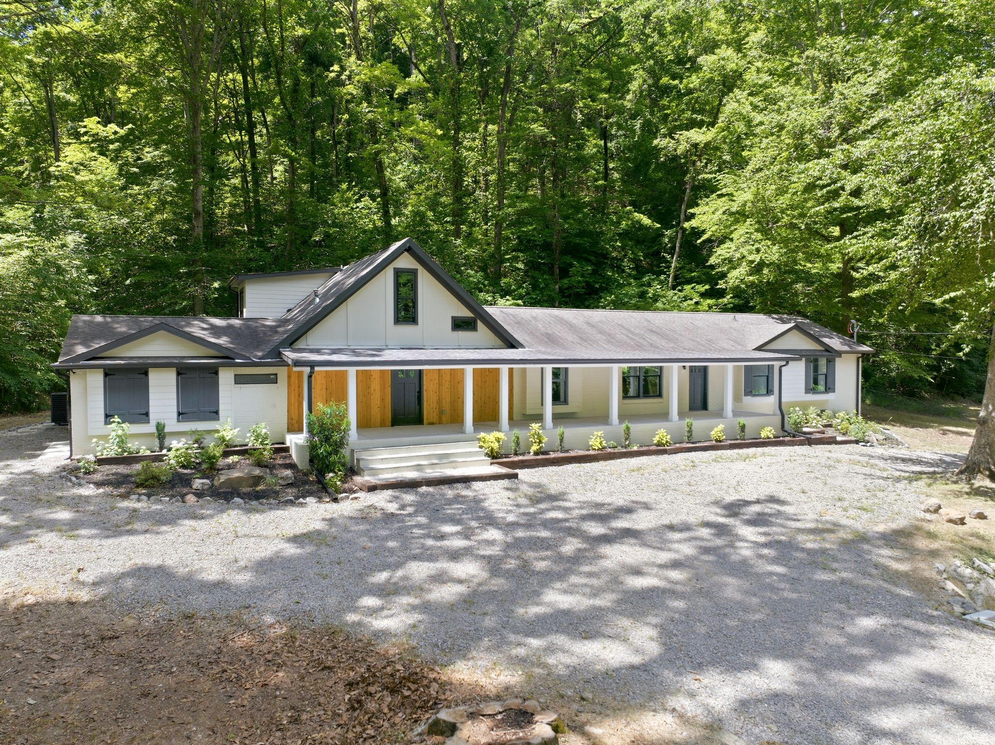 1032 Paint Pony Trl, Pegram, TN 37143