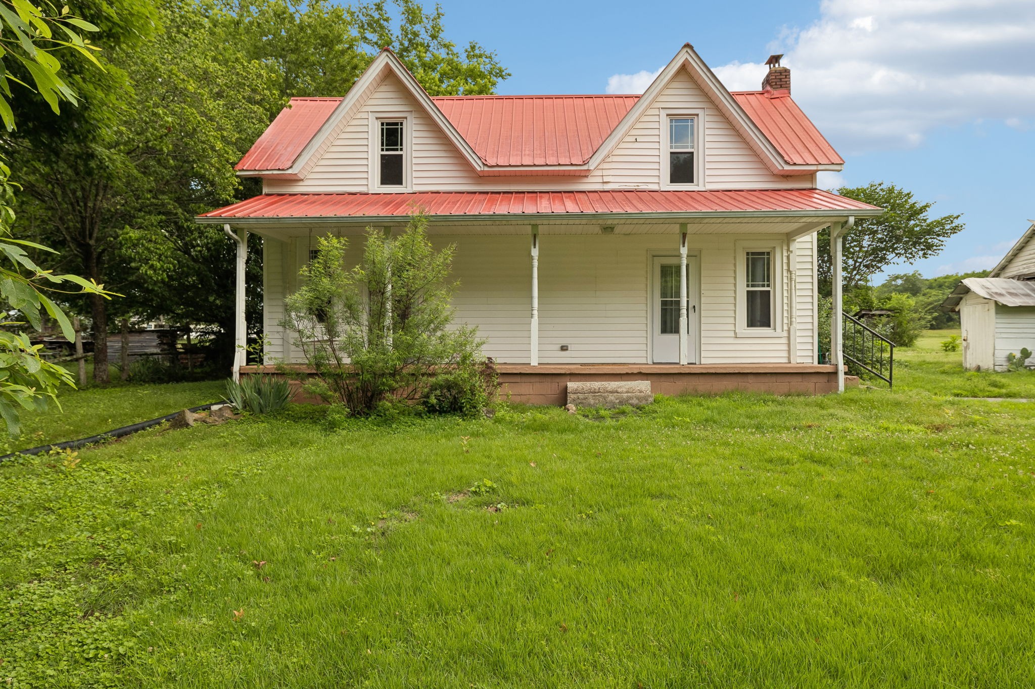 15 Sloan Branch Rd, Pleasant Shade, TN 37145