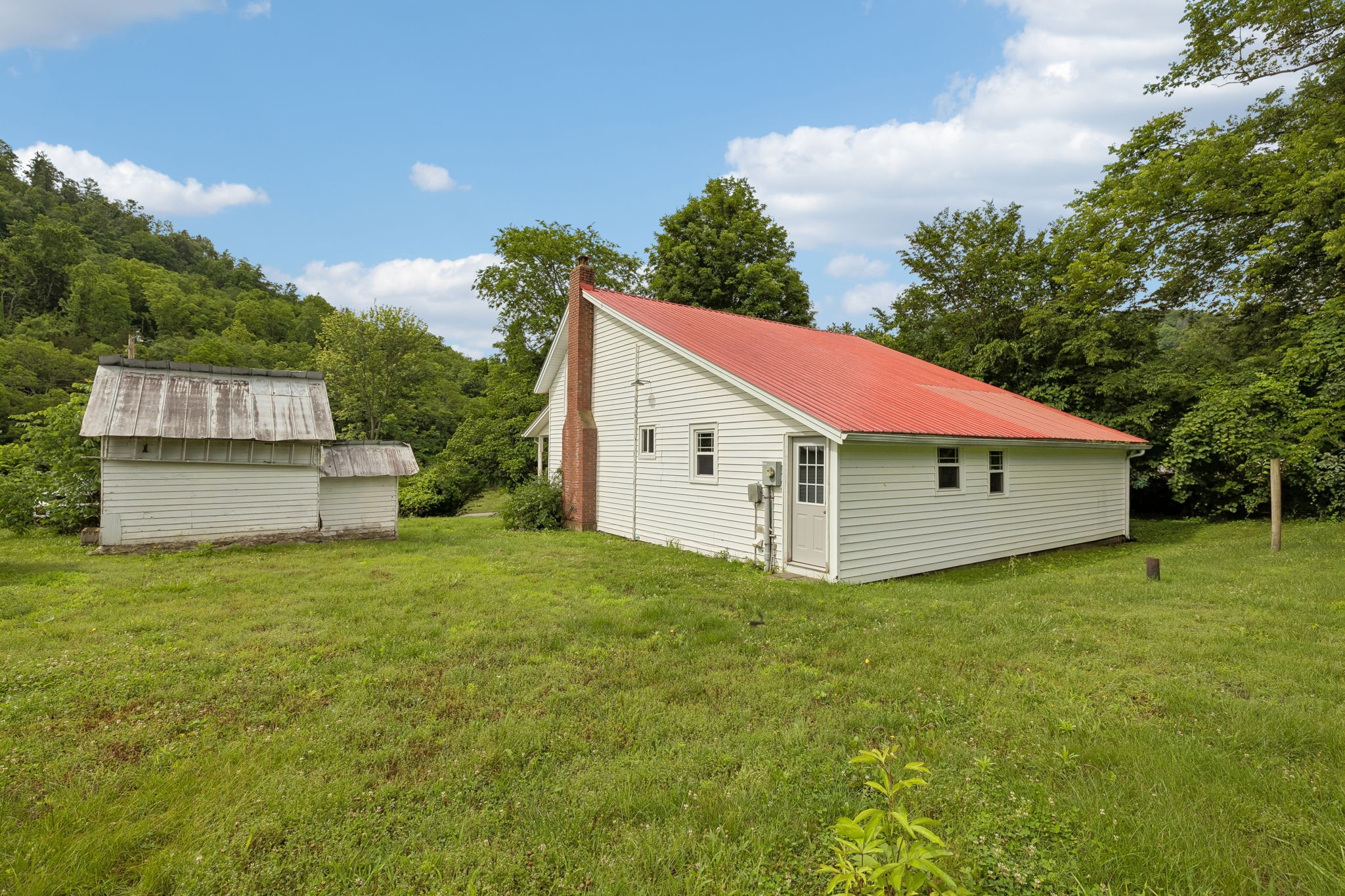15 Sloan Branch Rd, Pleasant Shade, TN 37145