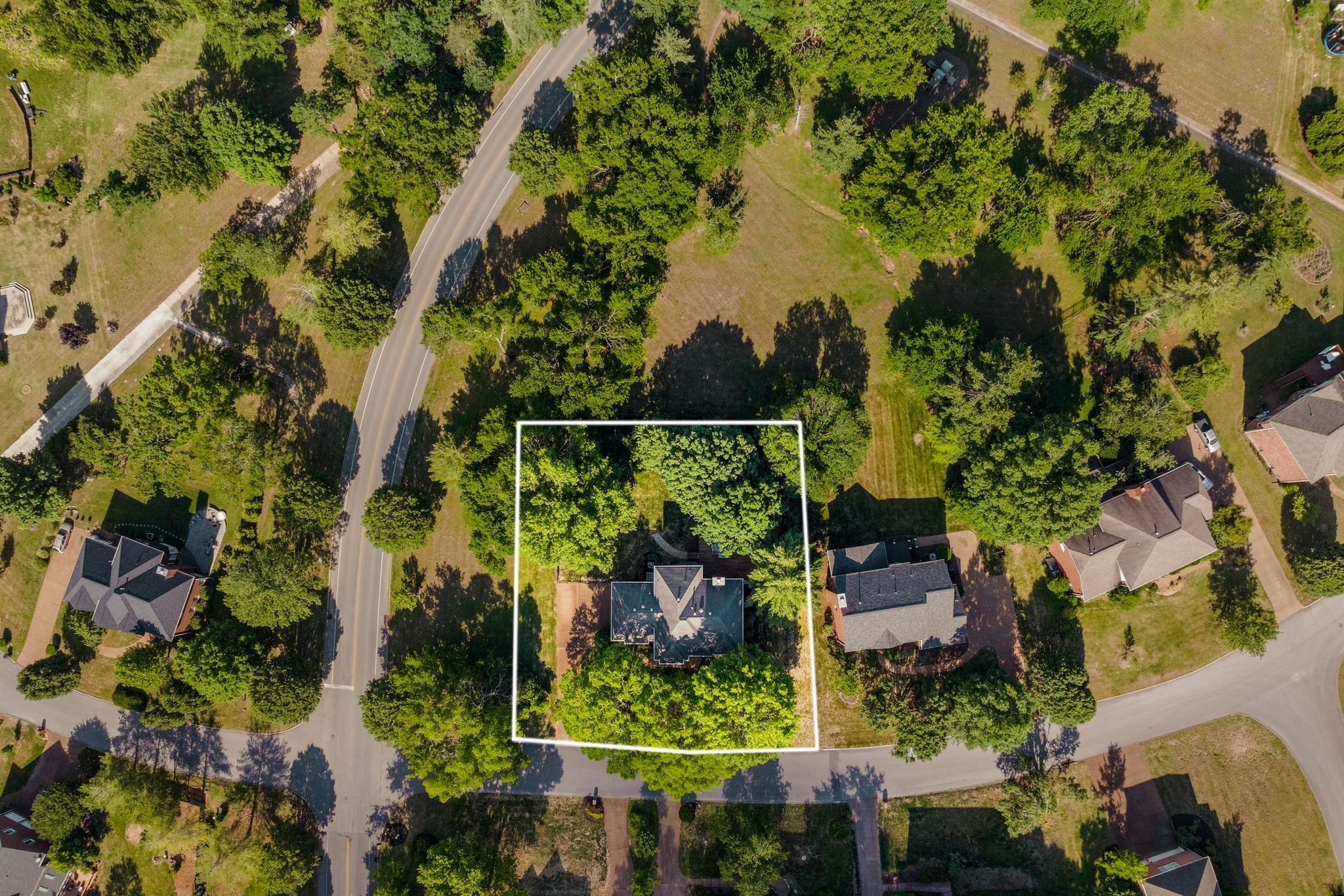 9457 Foothills Dr, Brentwood, TN 37027