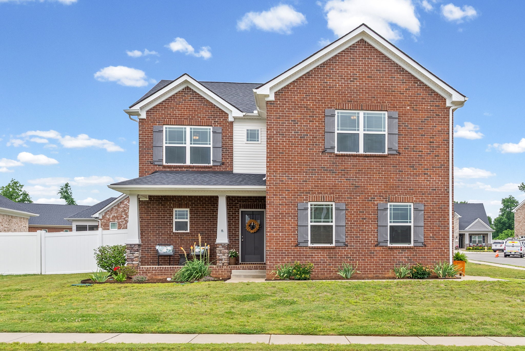 719 Reflections Ln, Pleasant View, TN 37146