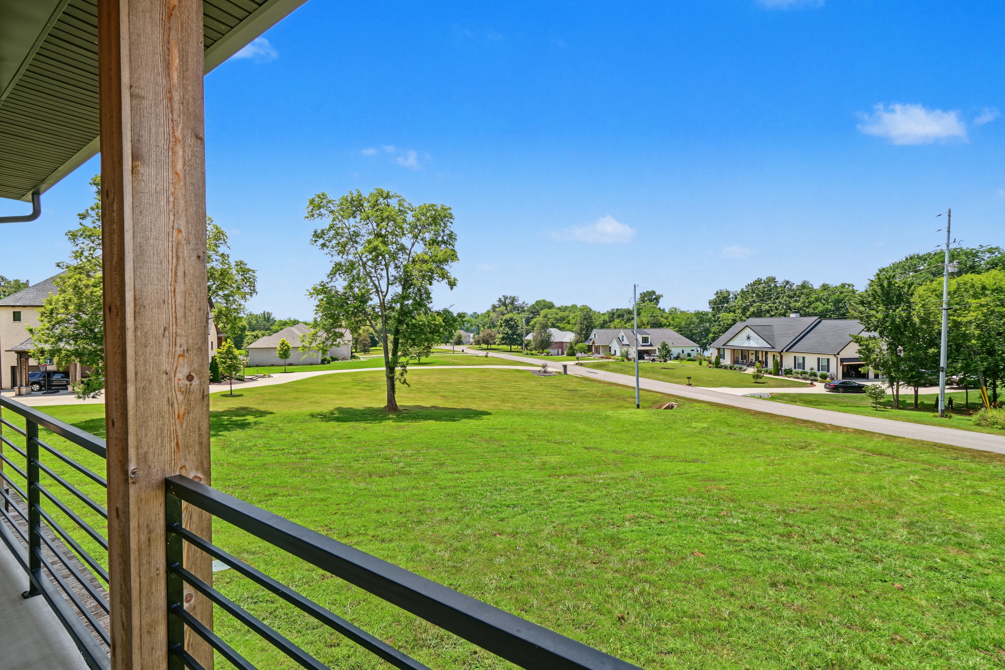 1043 Emerald Valley Dr, Castalian Springs, TN 37031